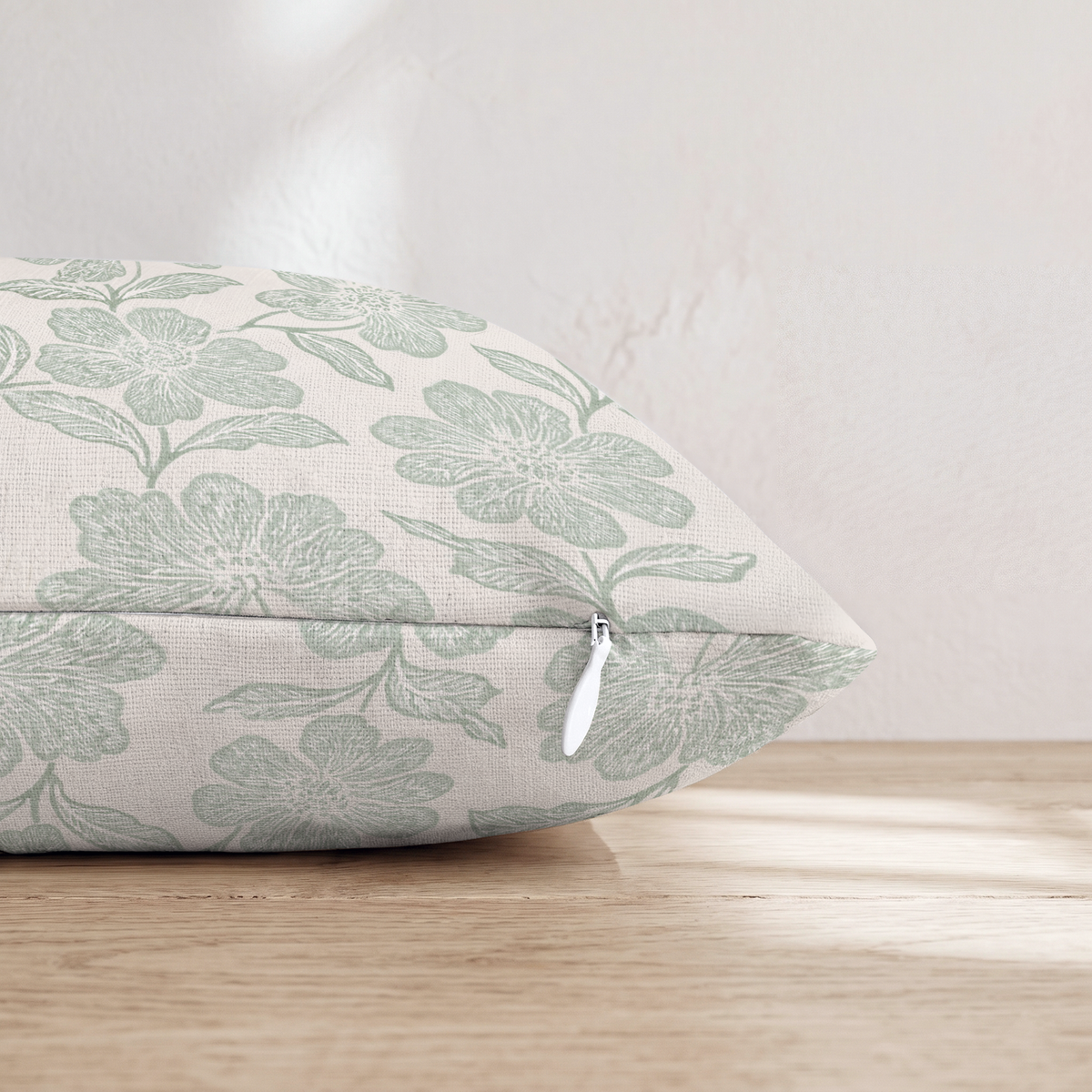 HH042911 HH042911_pillow_edge_zipper.png