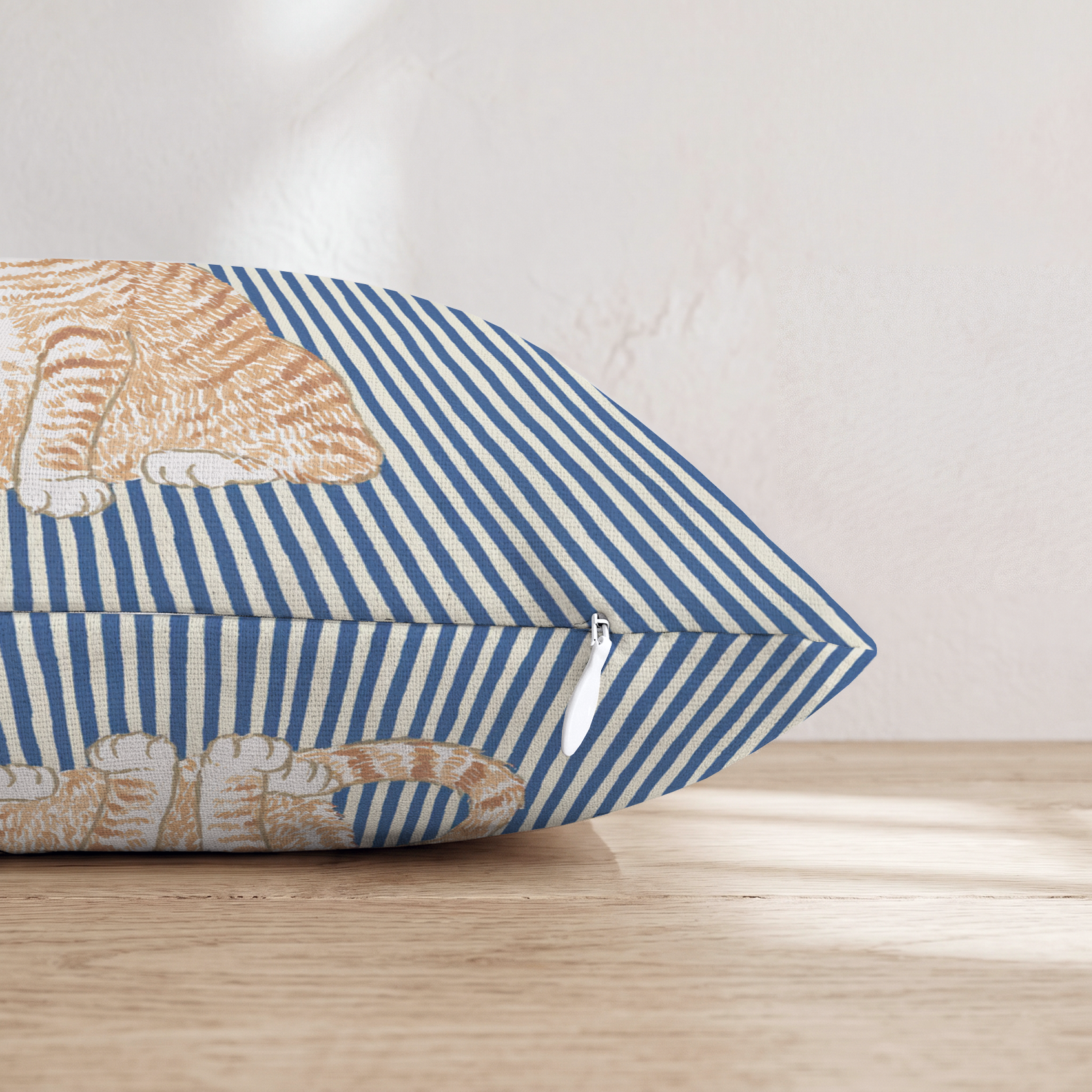 HH077947 HH077947_pillow_edge_zipper.png