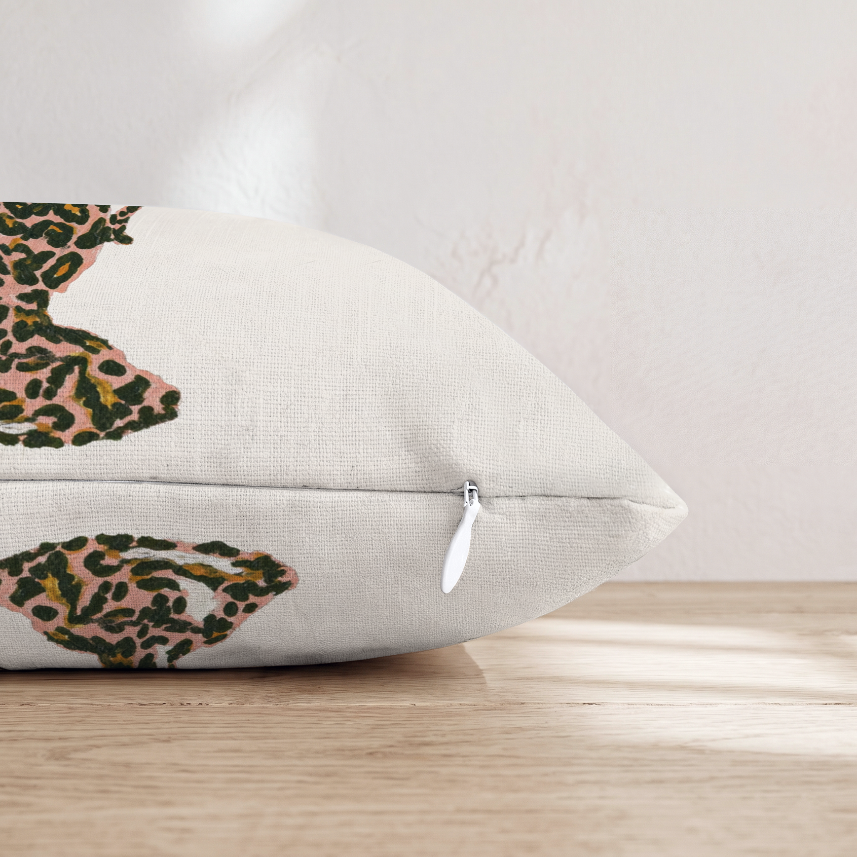 HH108735 HH108735_pillow_edge_zipper.png