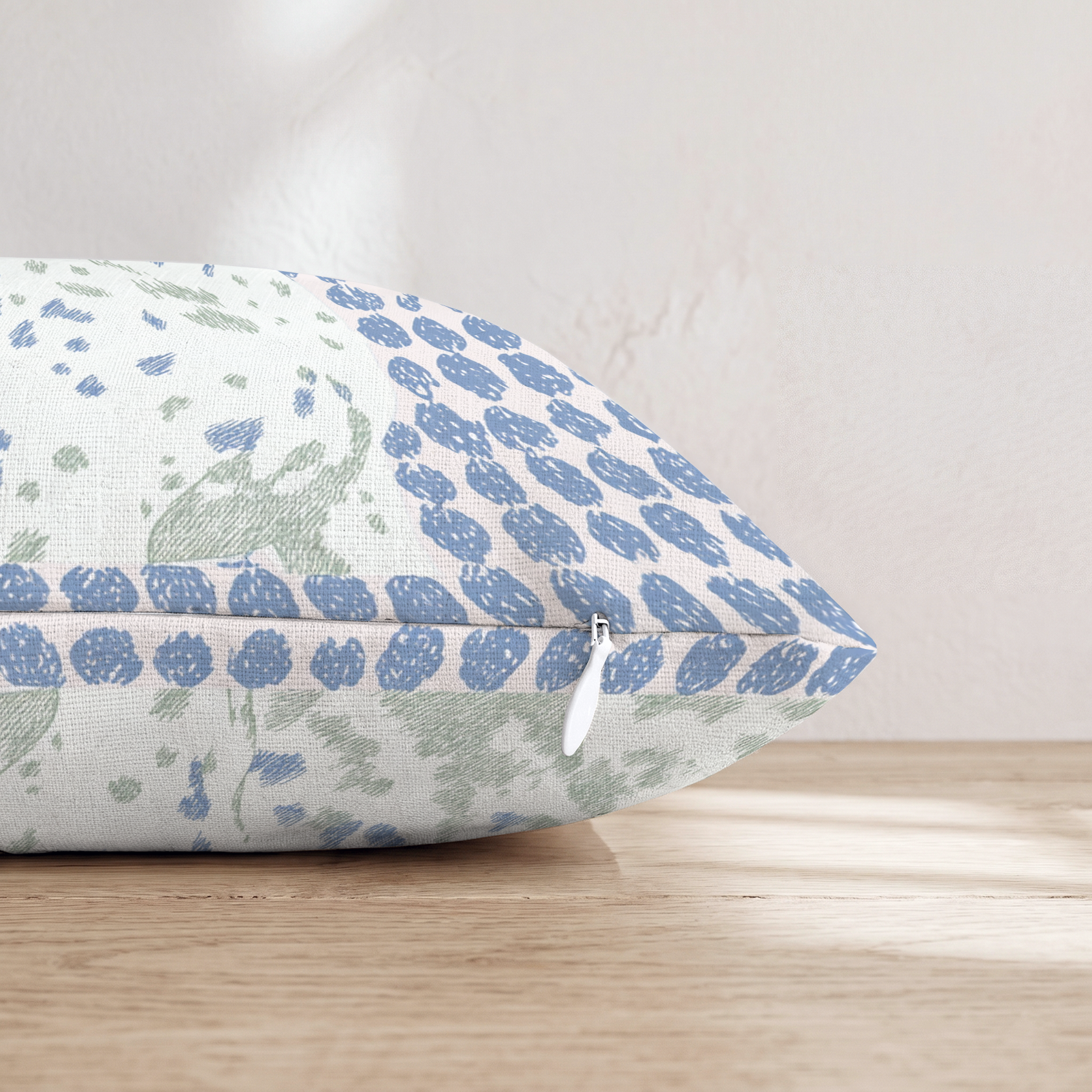 HH132357 HH132357_pillow_edge_zipper.png