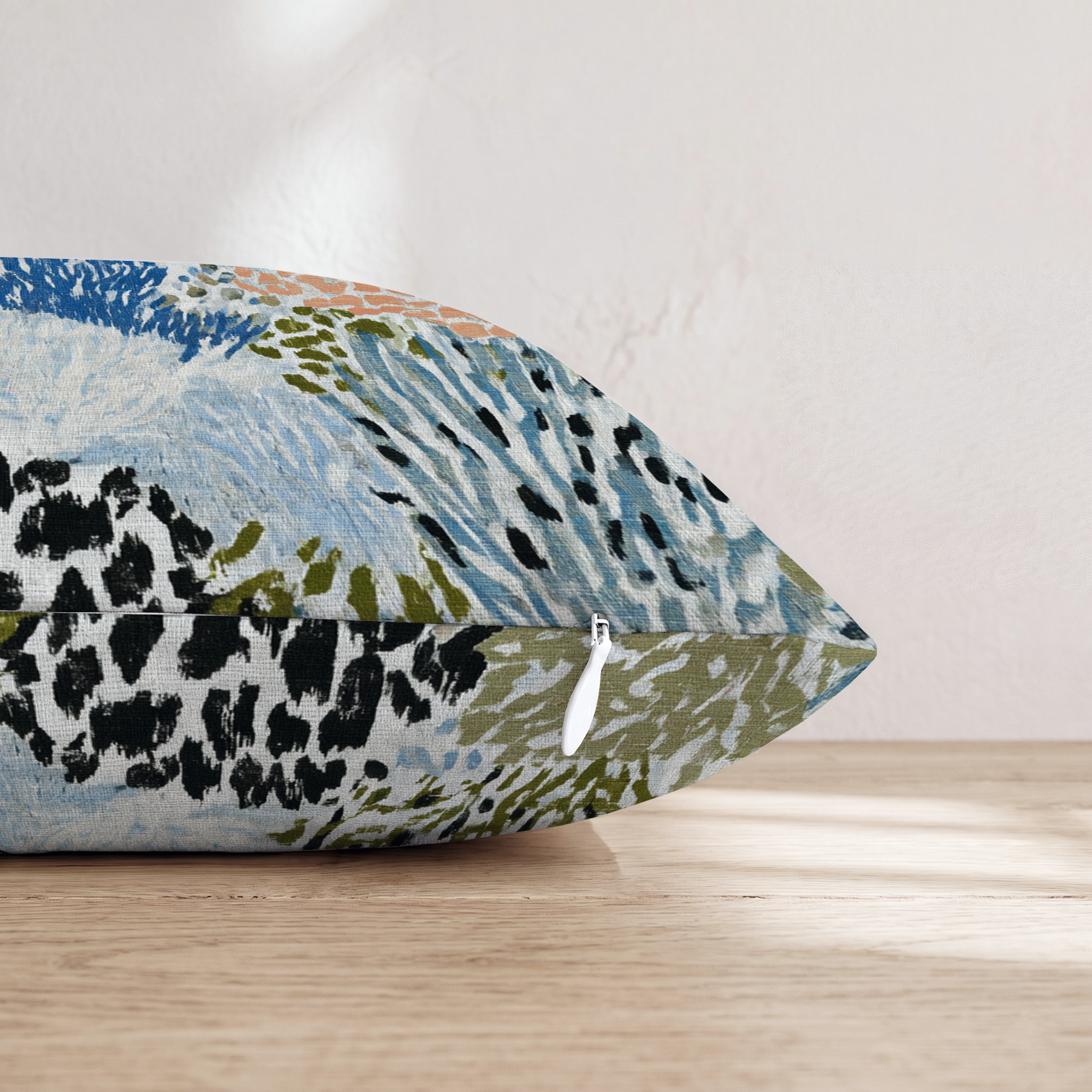 HH135653 HH135653_pillow_edge_zipper.png