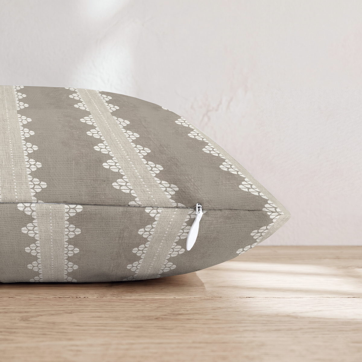 HH207035 HH207035_pillow_edge_zipper.png