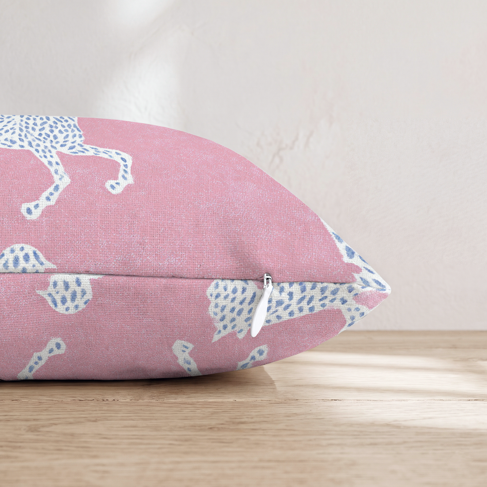 HH211591 HH211591_pillow_edge_zipper.png