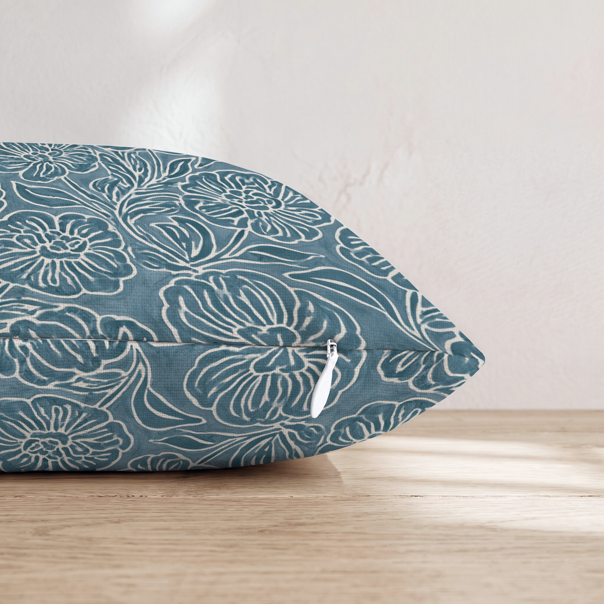 HH223867 HH223867_pillow_edge_zipper.png