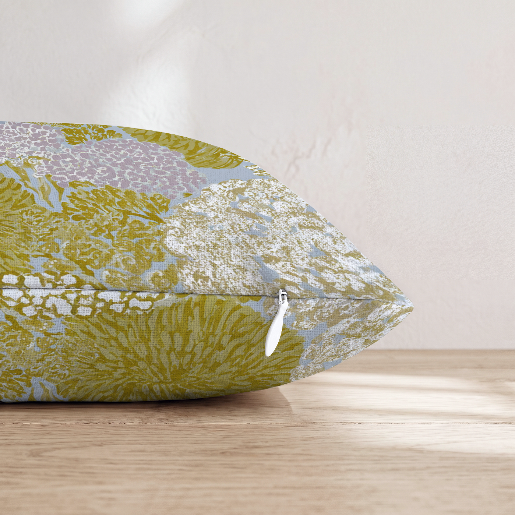 HH270893 HH270893_pillow_edge_zipper.png
