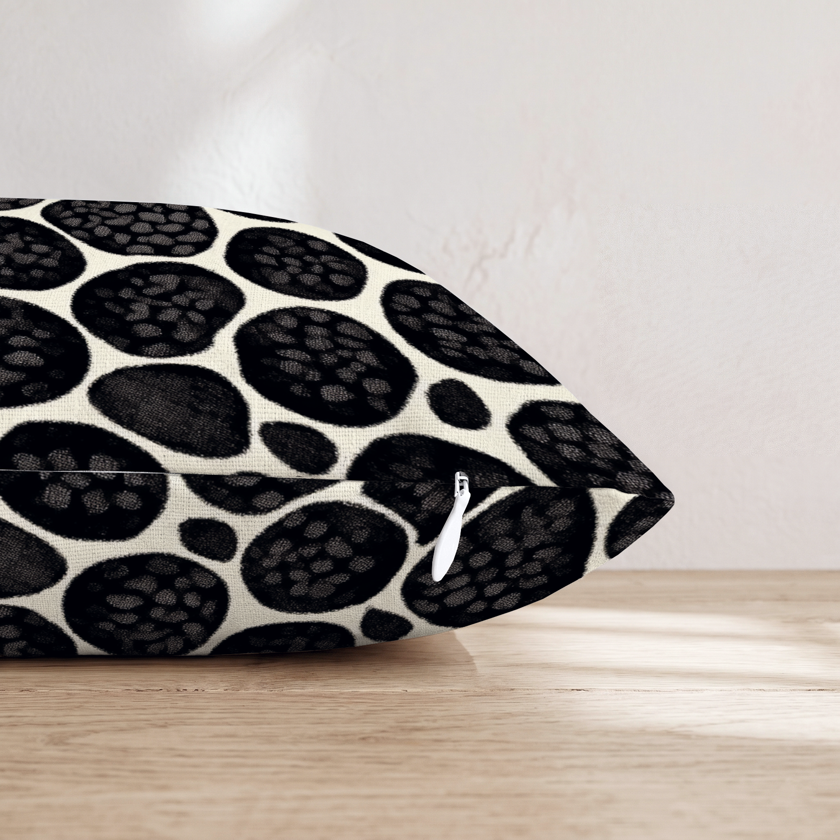 HH305439 HH305439_pillow_edge_zipper.png