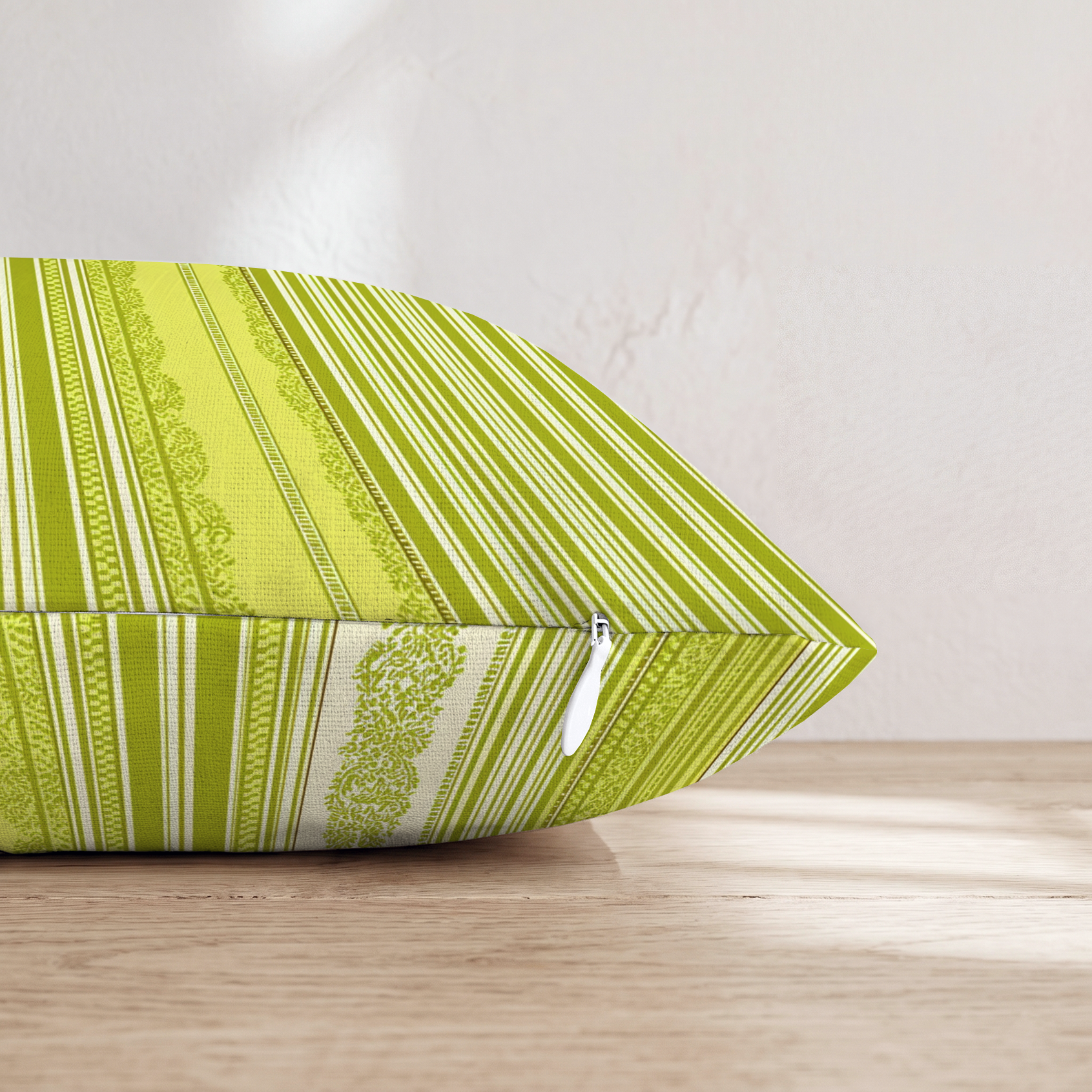 HH319544 HH319544_pillow_edge_zipper.png
