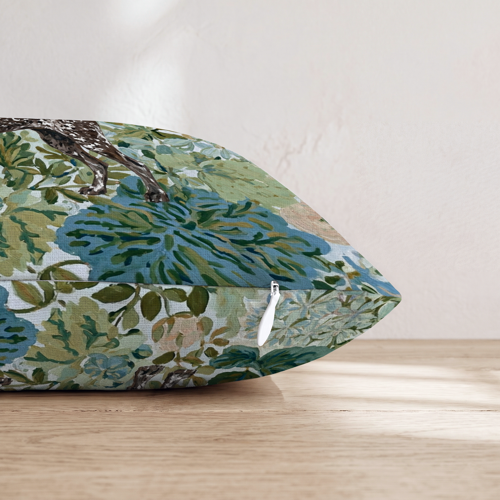 HH332338 HH332338_pillow_edge_zipper.png