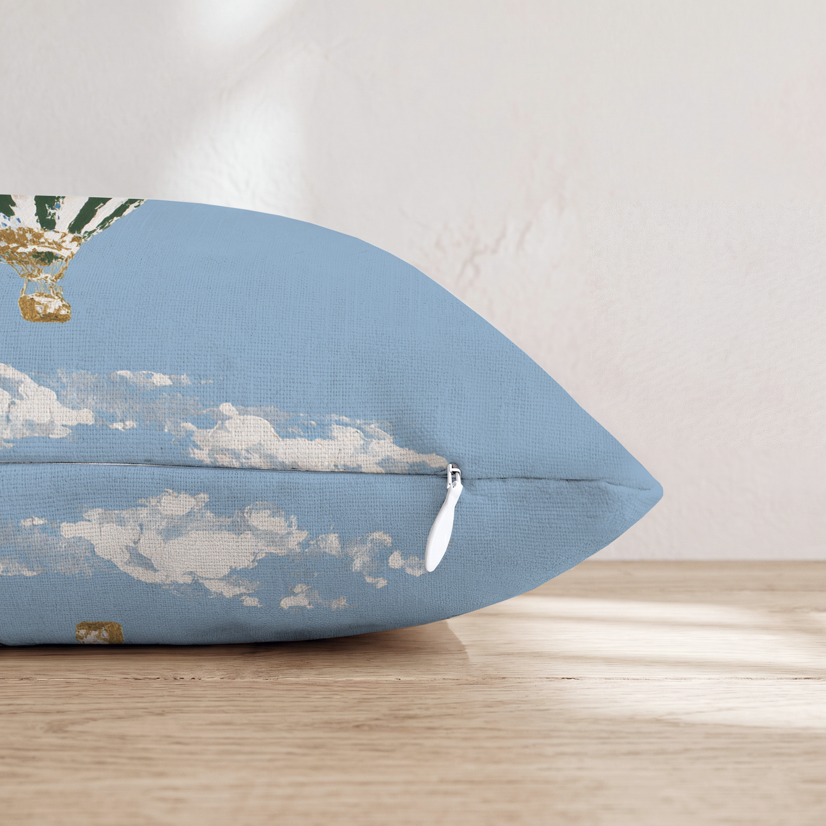 HH351740 HH351740_pillow_edge_zipper.png