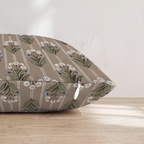 HH352414 HH352414_pillow_edge_zipper.png