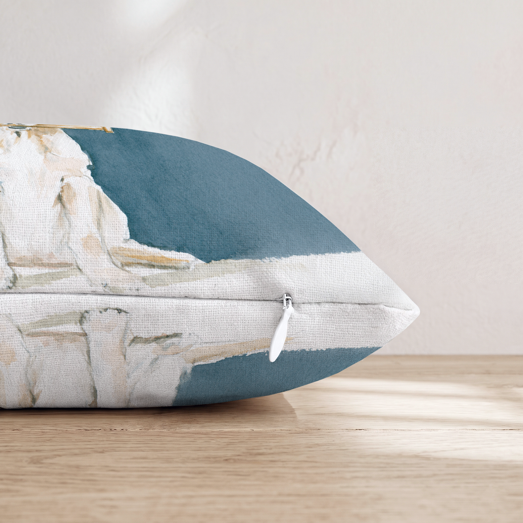 HH352783 HH352783_pillow_edge_zipper.png