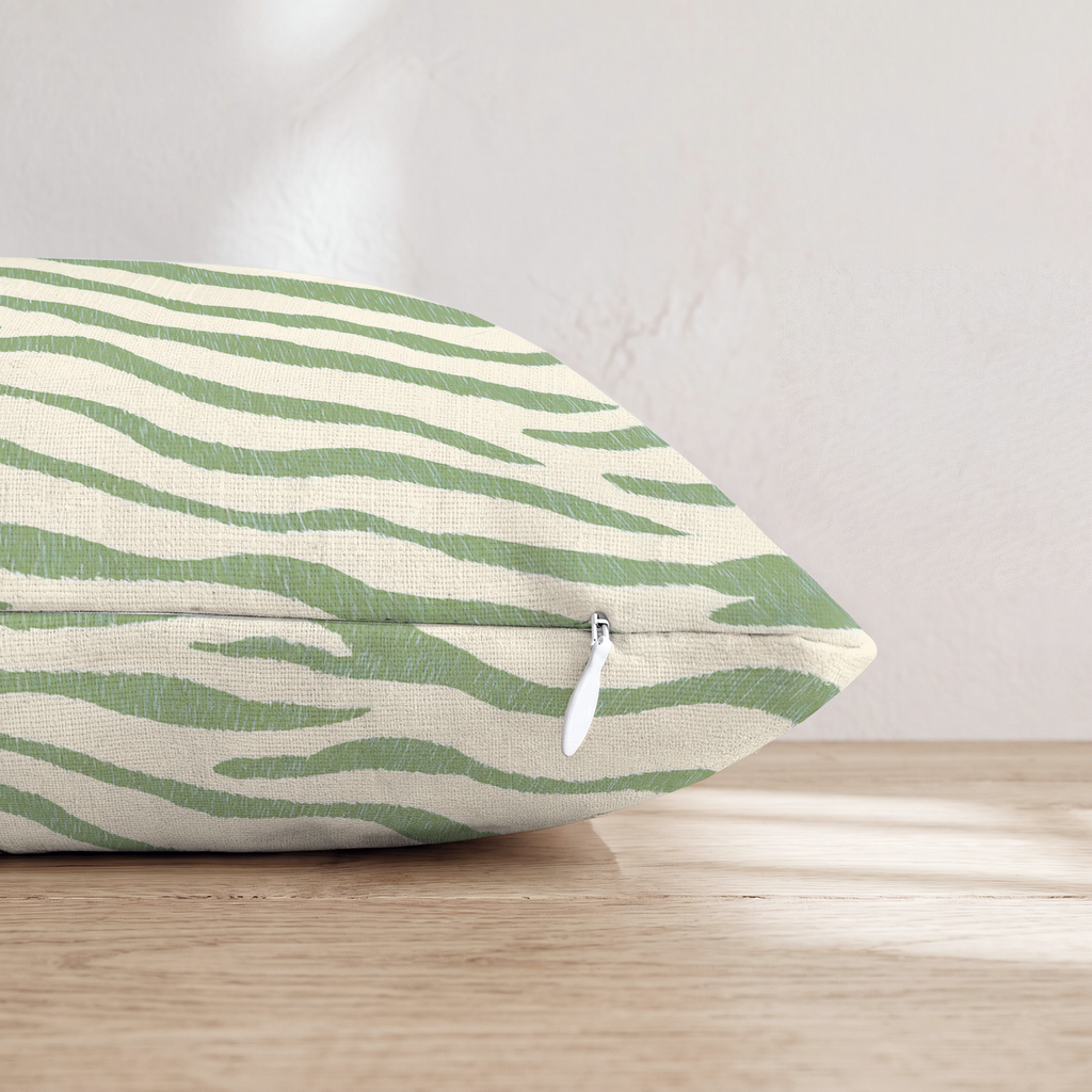 HH368199 HH368199_pillow_edge_zipper.png