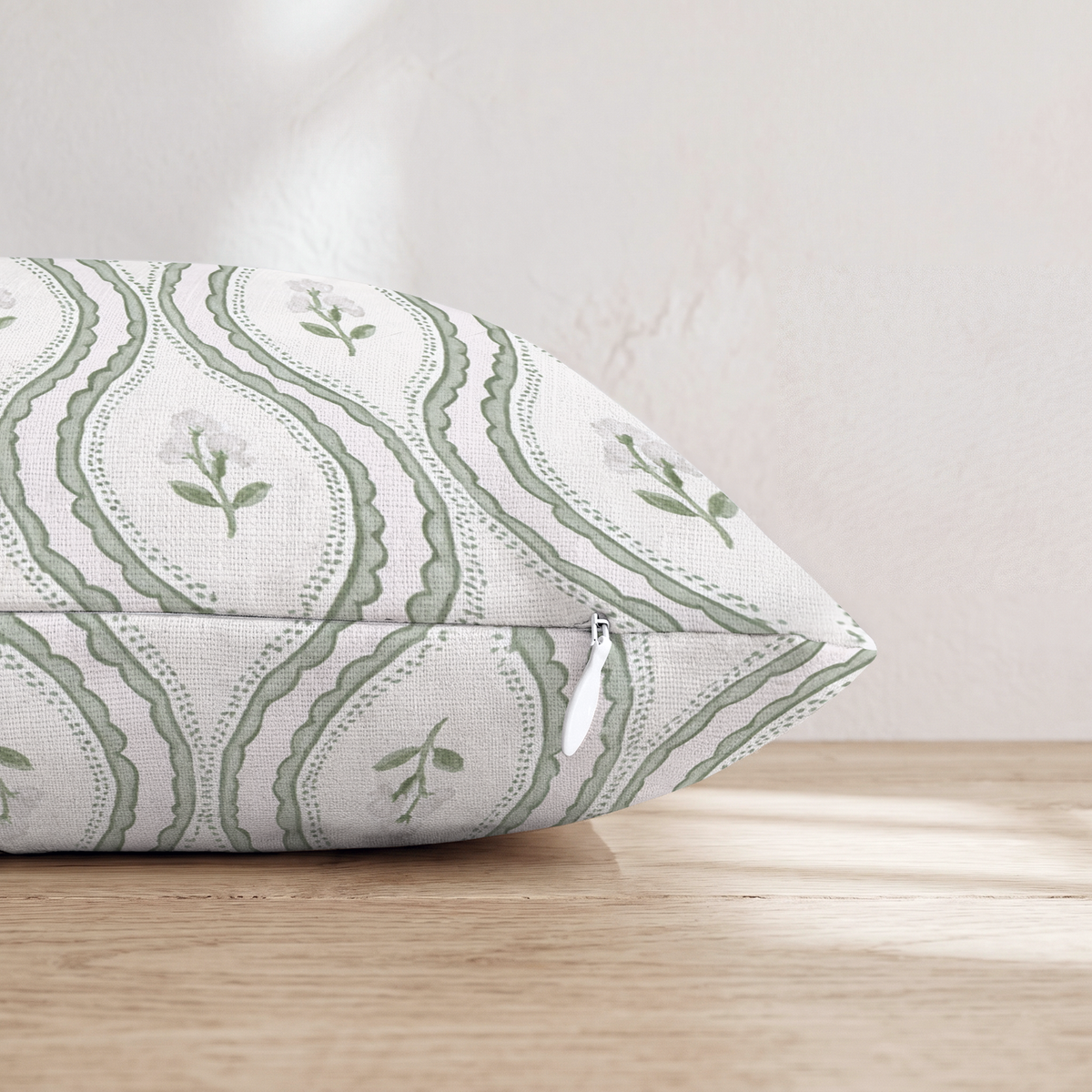 HH369296 HH369296_pillow_edge_zipper.png
