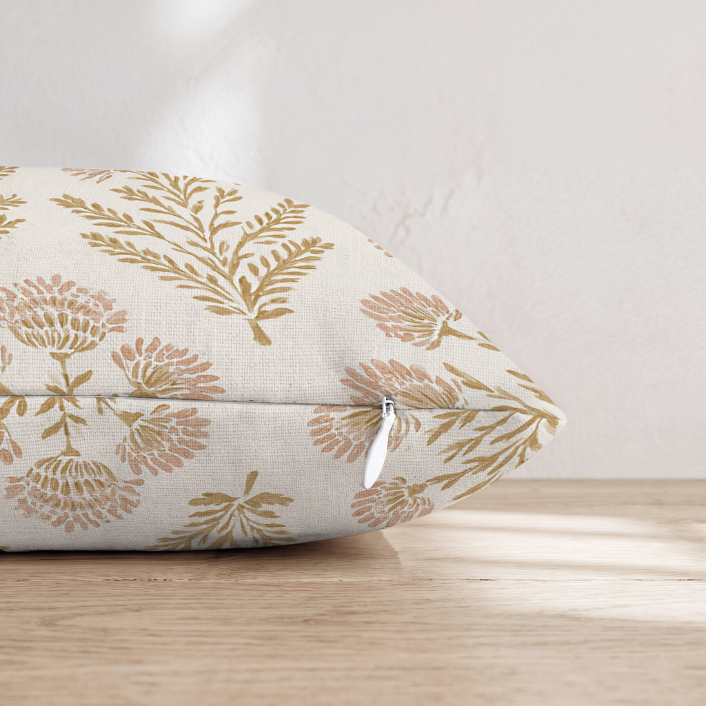 HH371699 HH371699_pillow_edge_zipper.png
