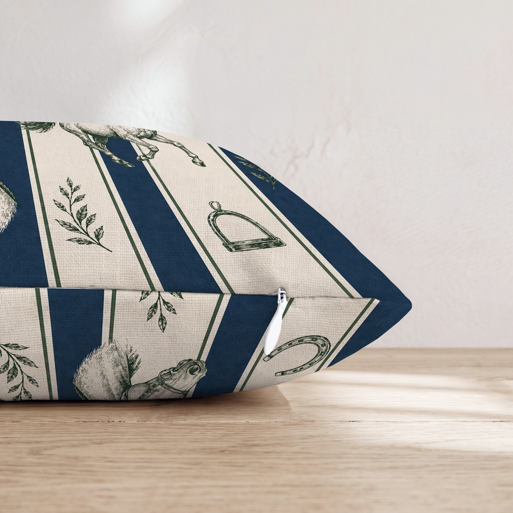 HH378276 HH378276_pillow_edge_zipper.png
