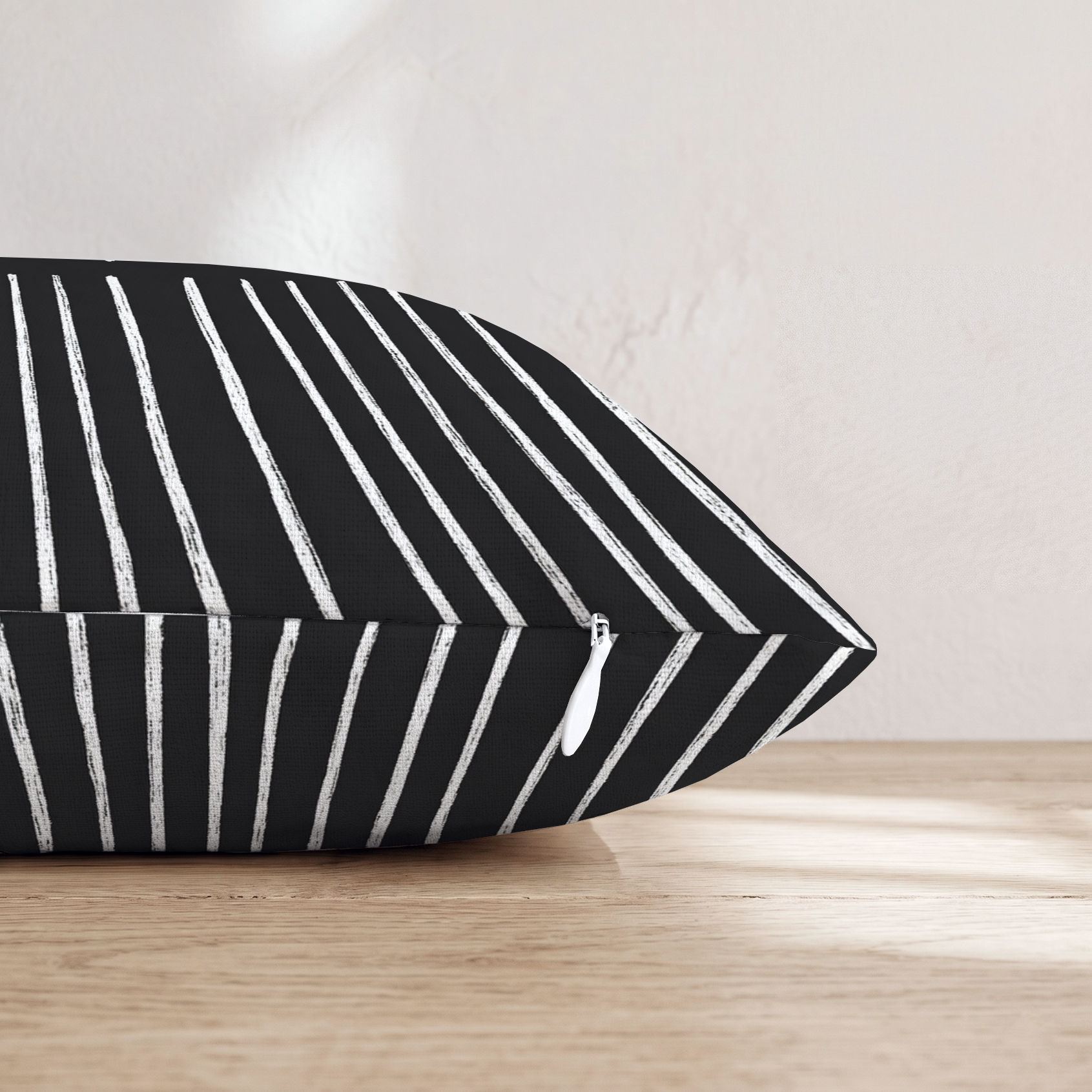 HH380623 HH380623_pillow_edge_zipper.png
