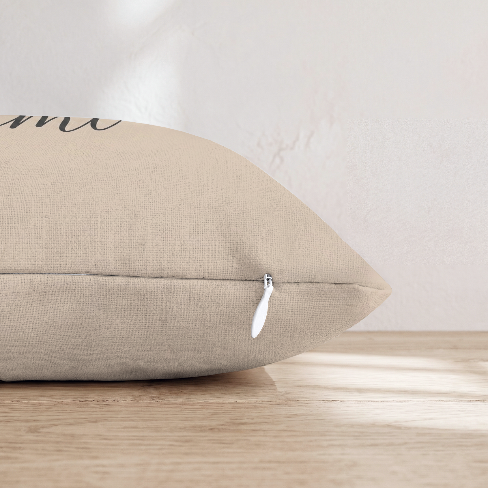 HH388550 HH388550_pillow_edge_zipper.png