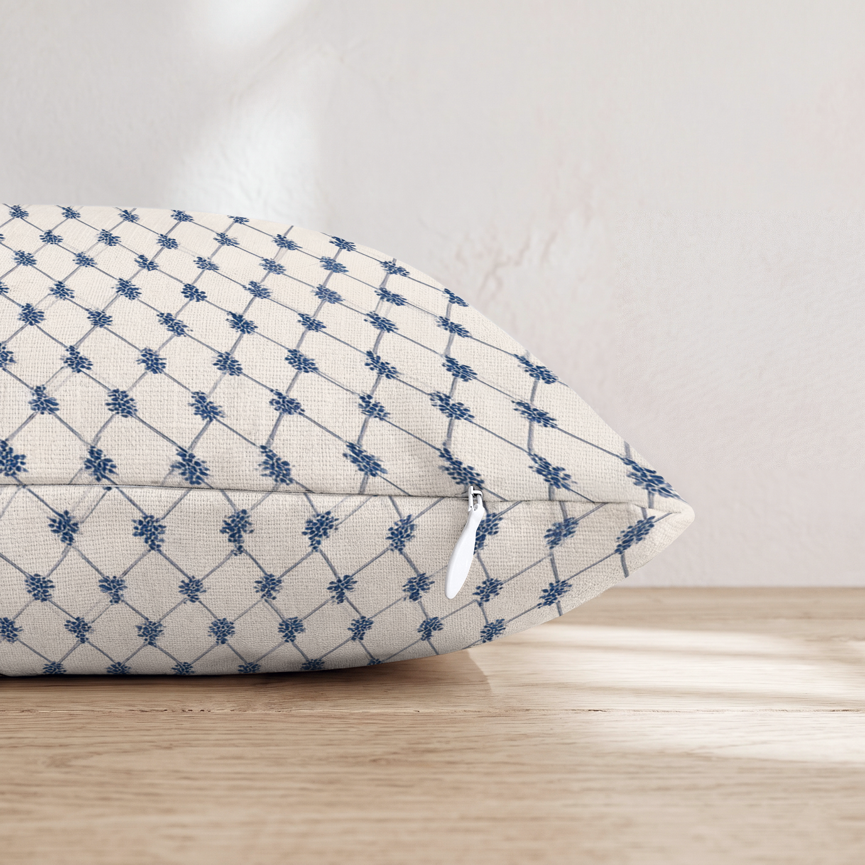 HH390929 HH390929_pillow_edge_zipper.png