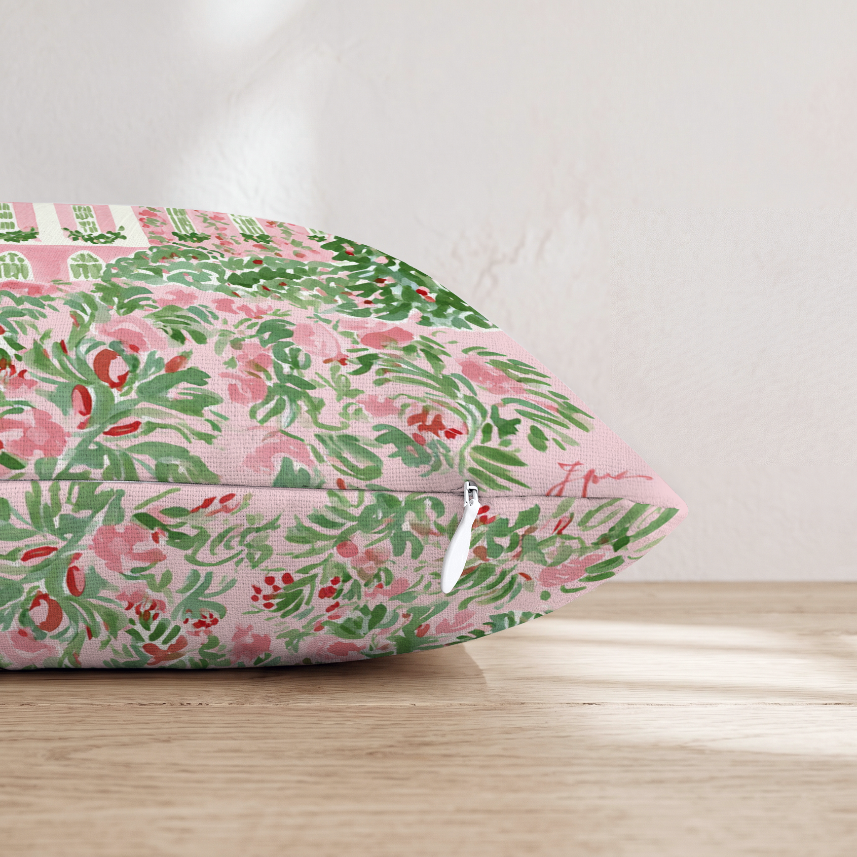 HH392443 HH392443_pillow_edge_zipper.png