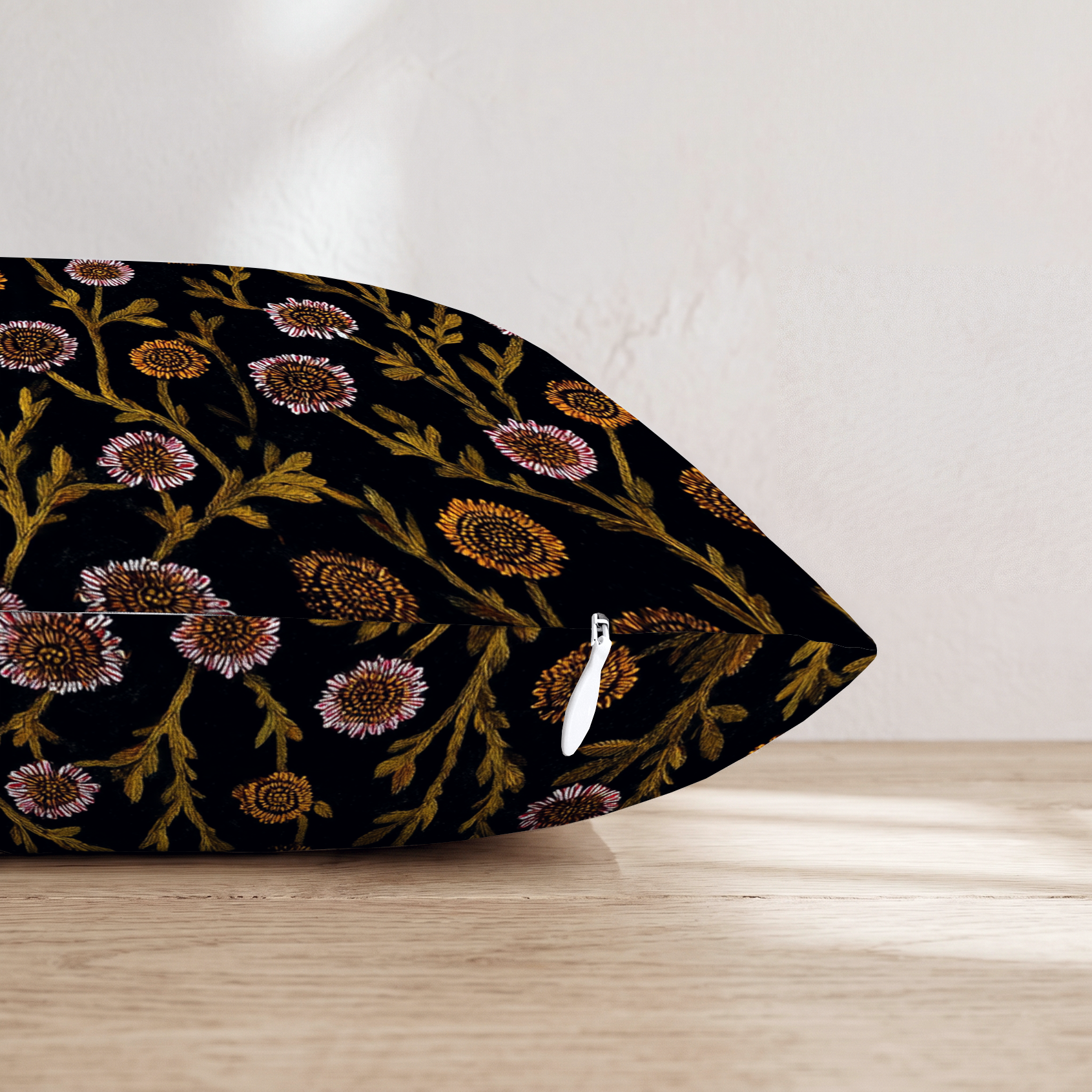 HH393445 HH393445_pillow_edge_zipper.png