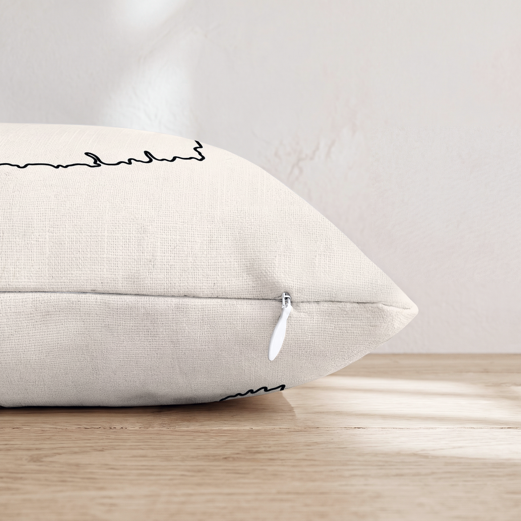 HH409772 HH409772_pillow_edge_zipper.png