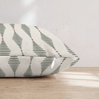 HH436404 HH436404_pillow_edge_zipper.png