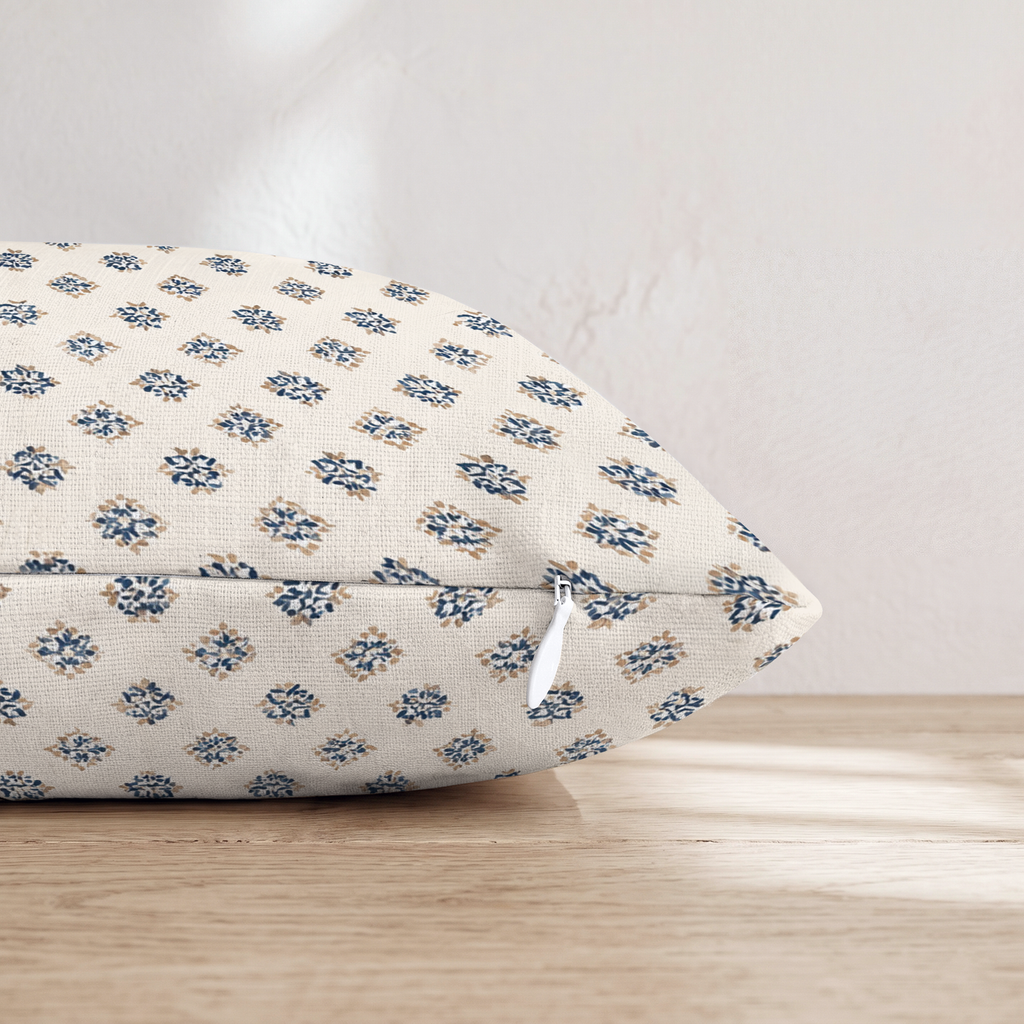 HH446041 HH446041_pillow_edge_zipper.png