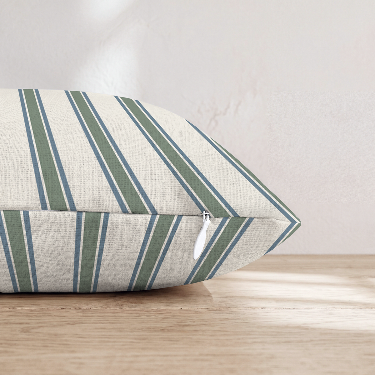 HH448946 HH448946_pillow_edge_zipper.png