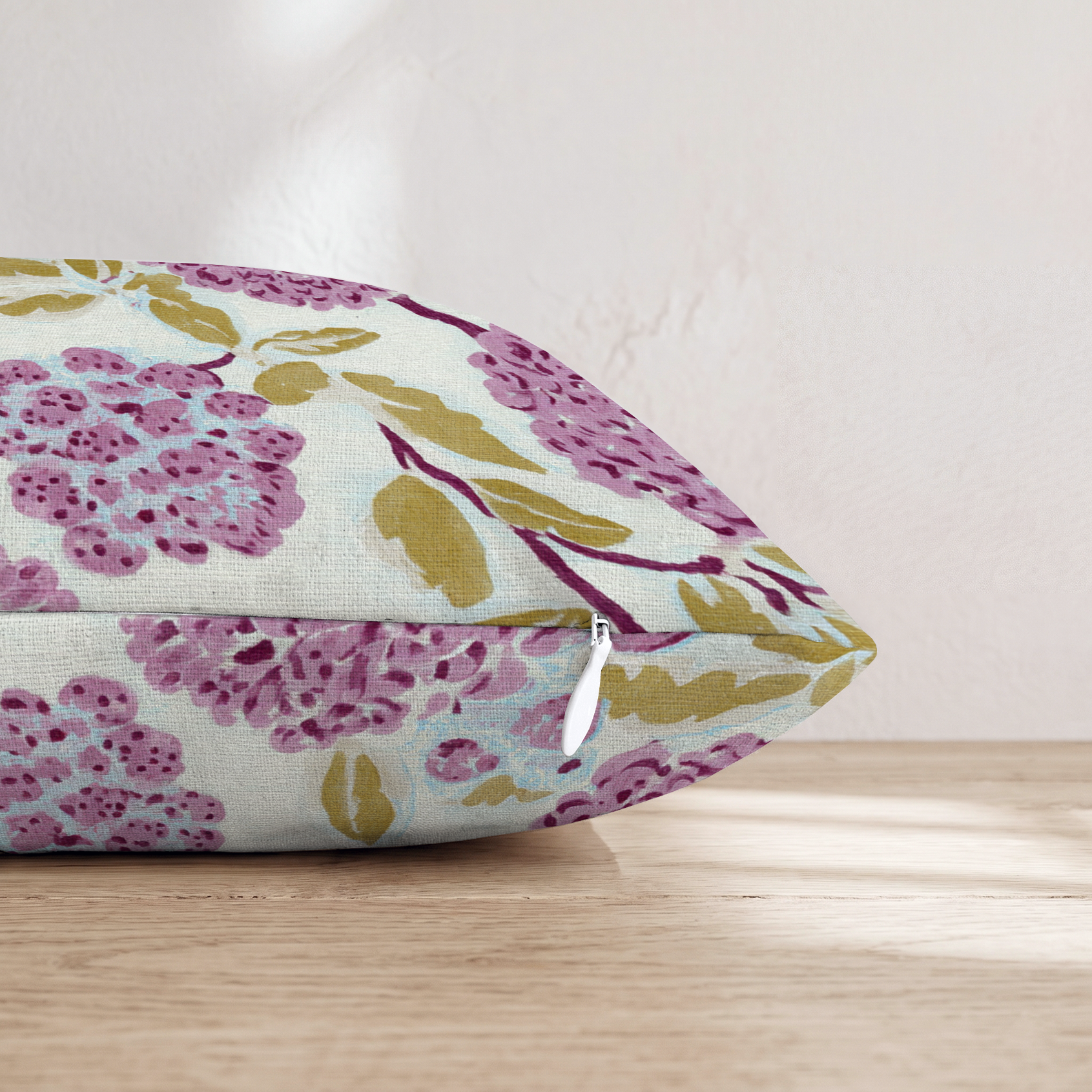HH456068 HH456068_pillow_edge_zipper.png