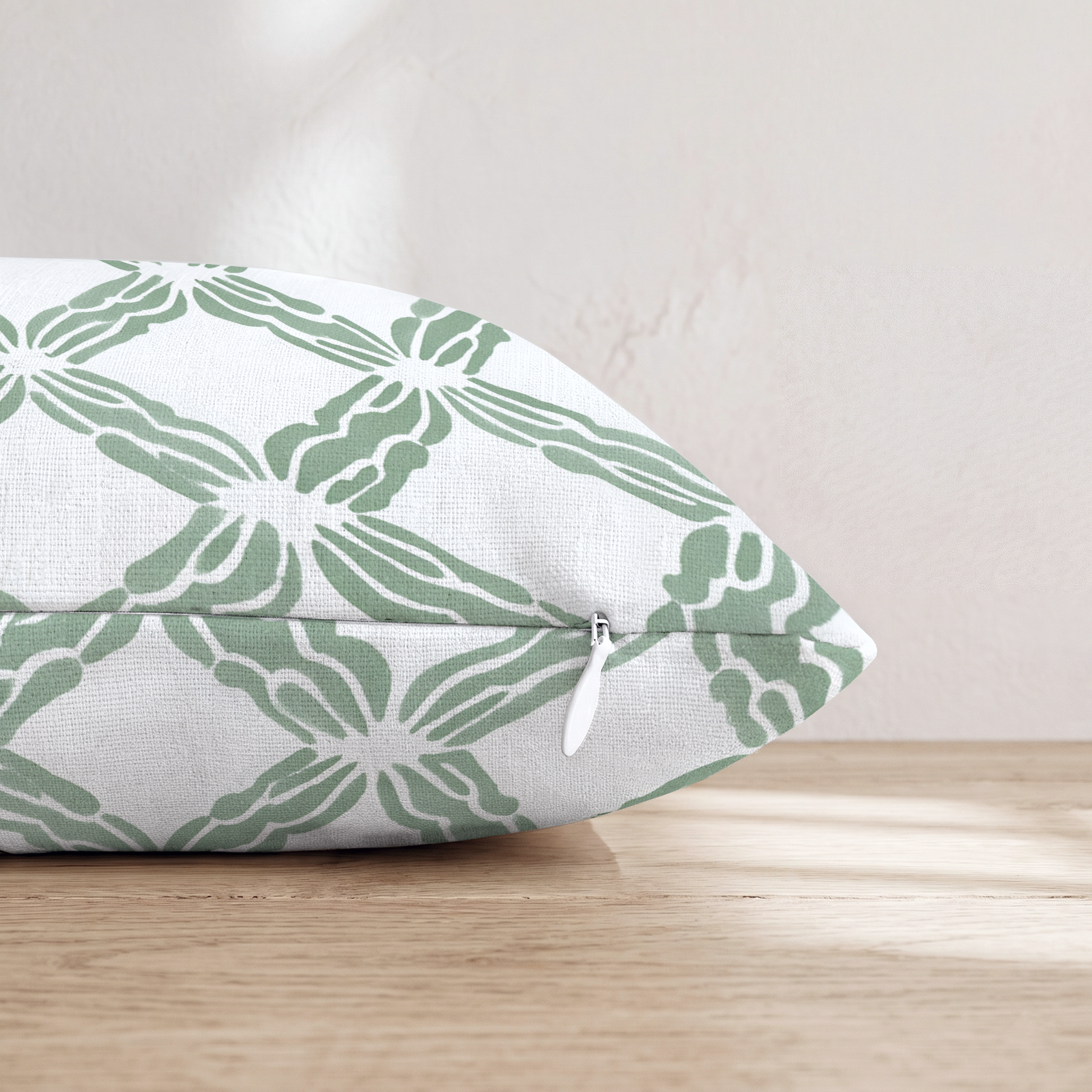 HH465524 HH465524_pillow_edge_zipper.png