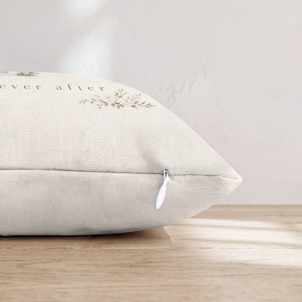 HH465735 HH465735_pillow_edge_zipper.png