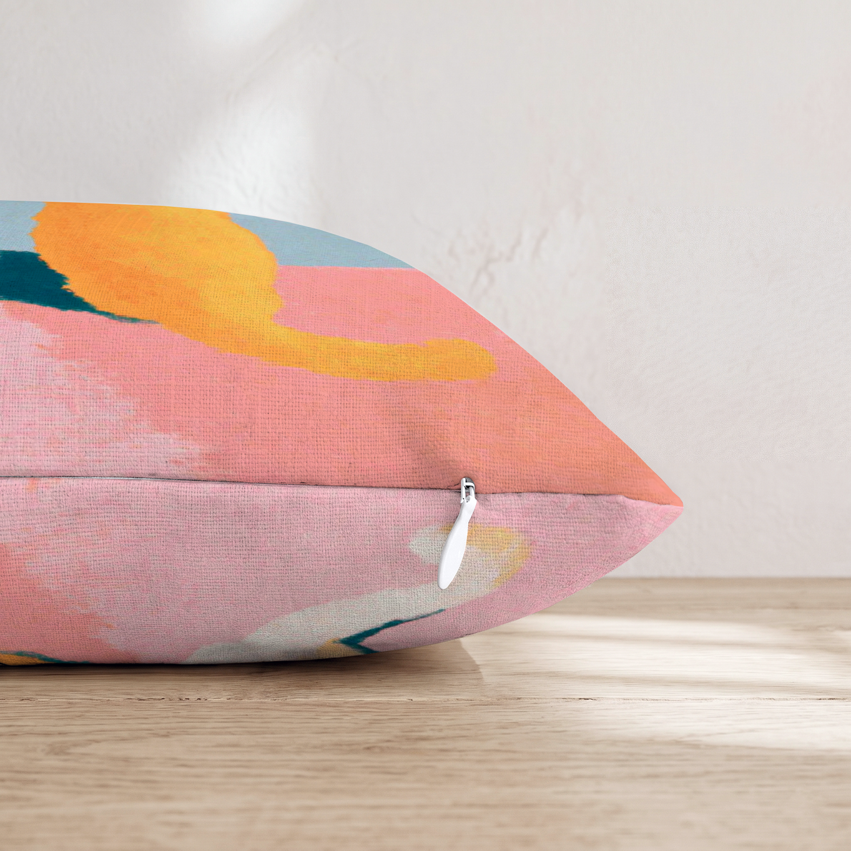 HH482573 HH482573_pillow_edge_zipper.png
