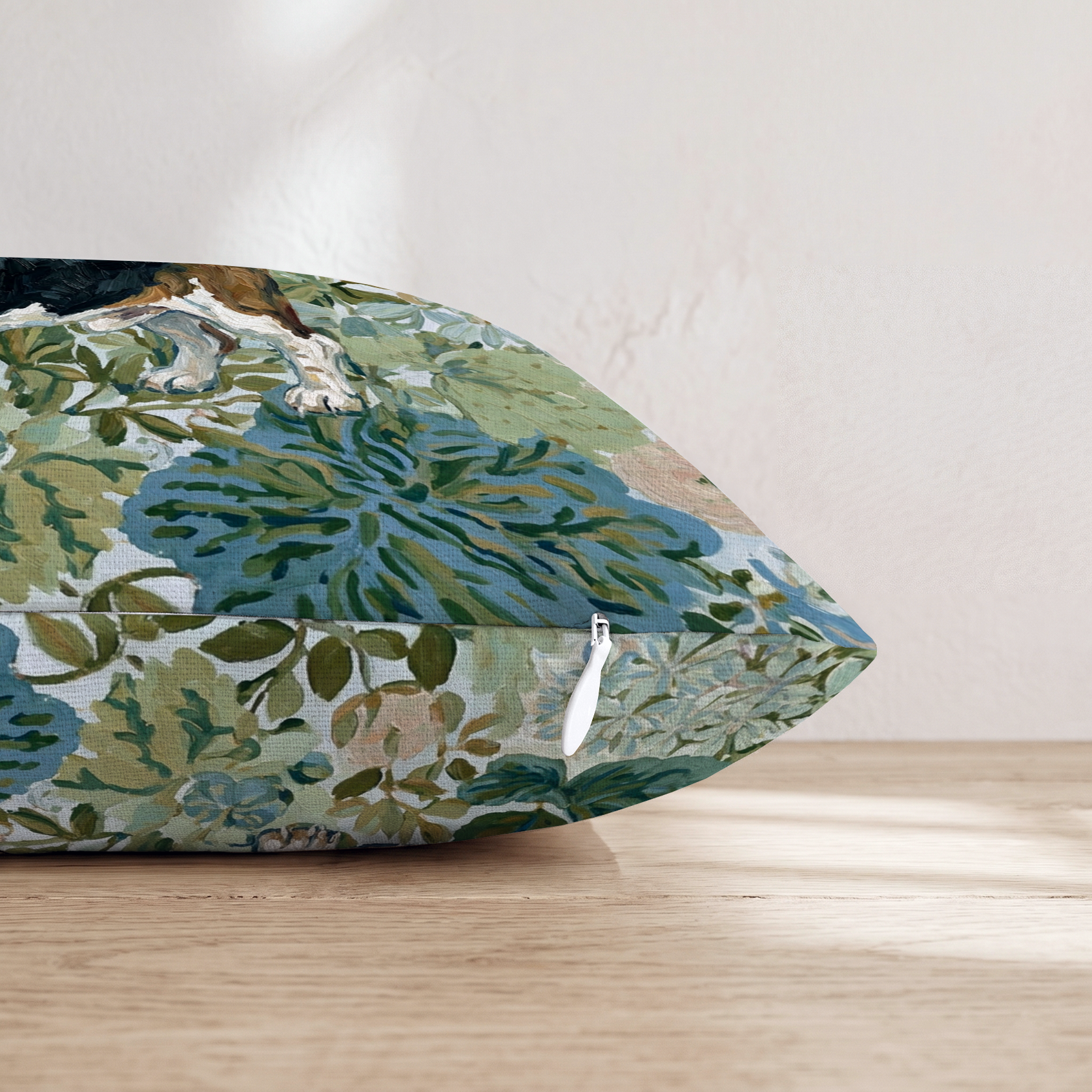 HH483580 HH483580_pillow_edge_zipper.png