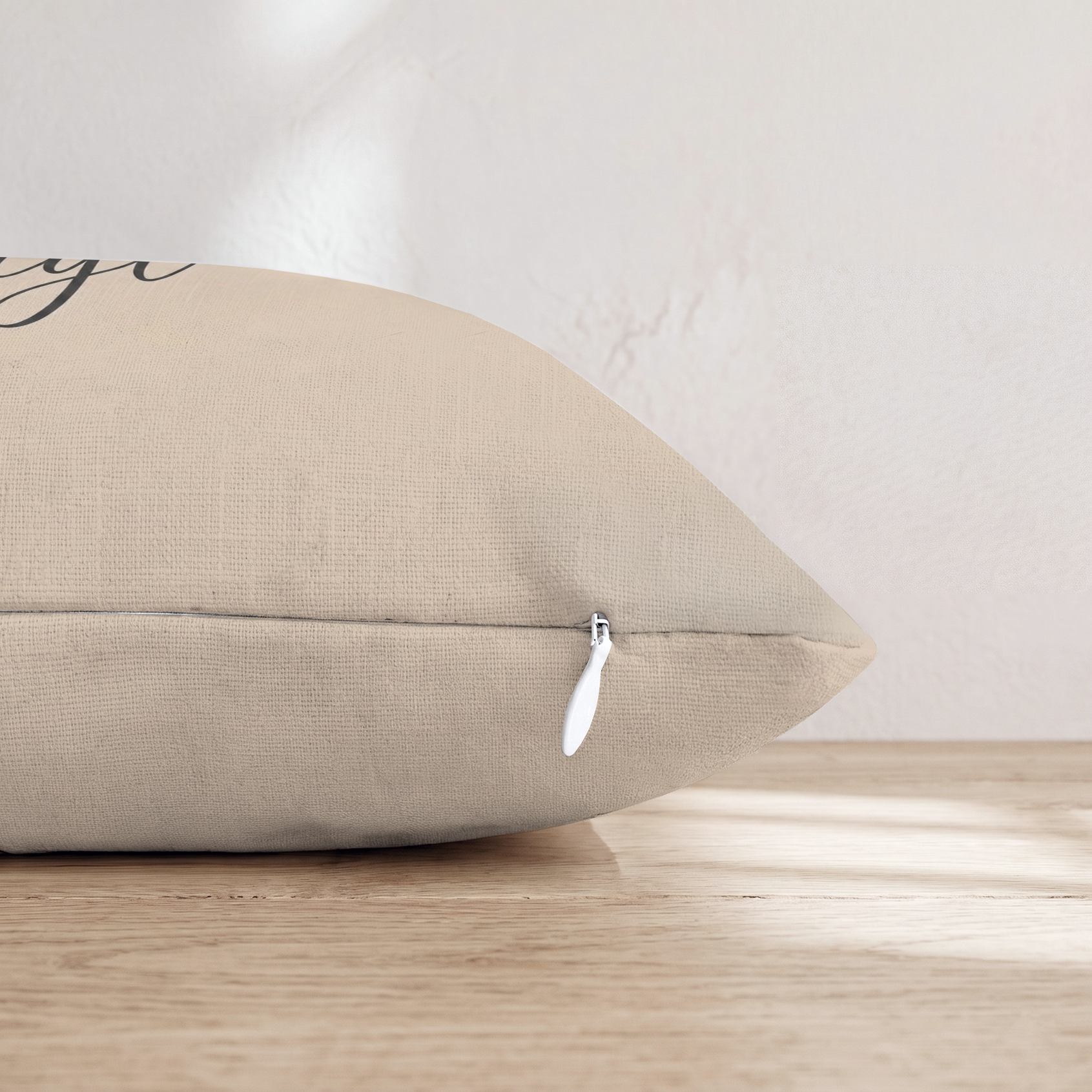 HH506893 HH506893_pillow_edge_zipper.png