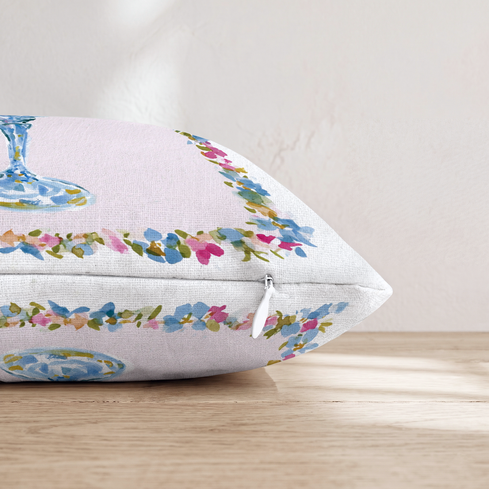 HH534117 HH534117_pillow_edge_zipper.png