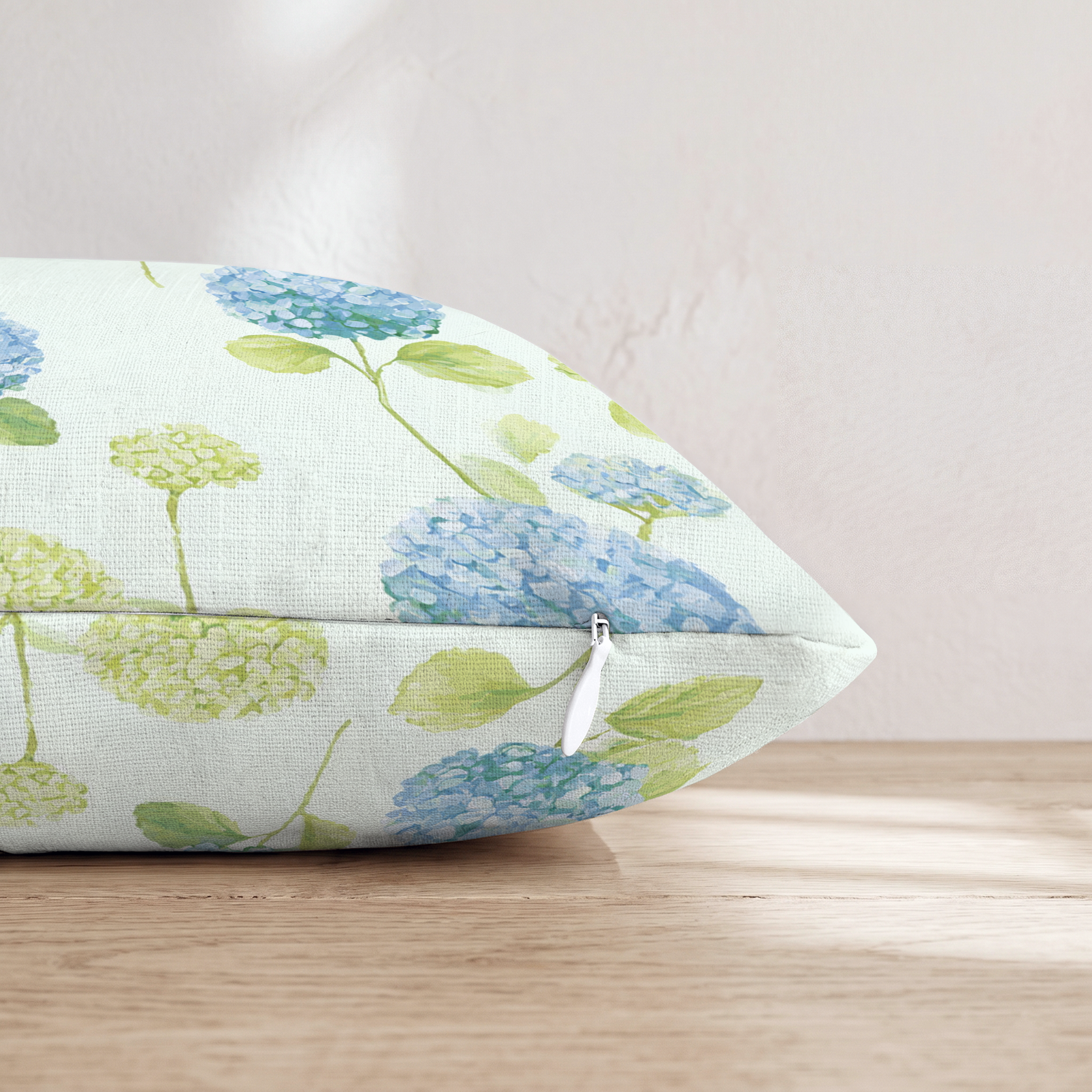 HH539458 HH539458_pillow_edge_zipper.png