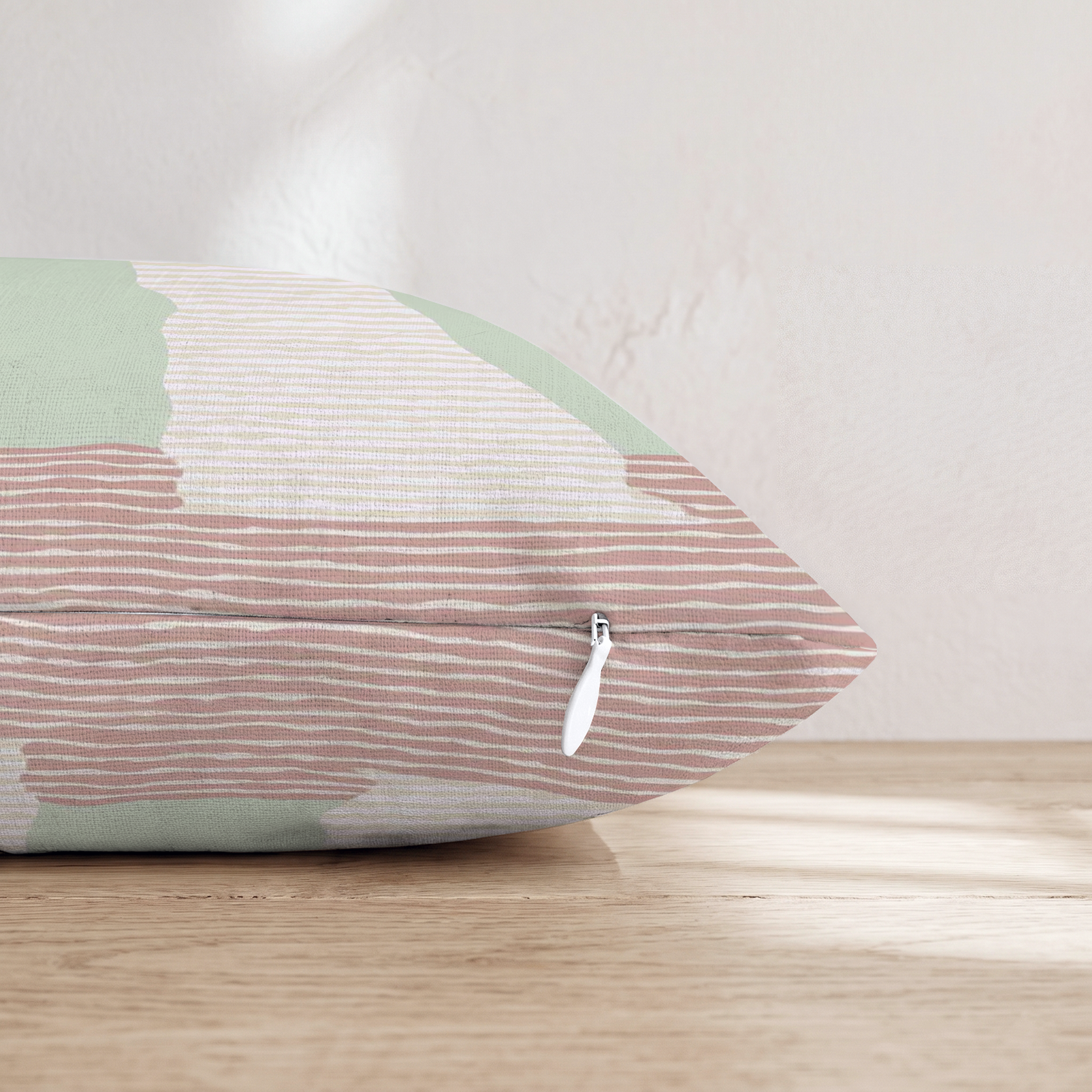 HH540666 HH540666_pillow_edge_zipper.png