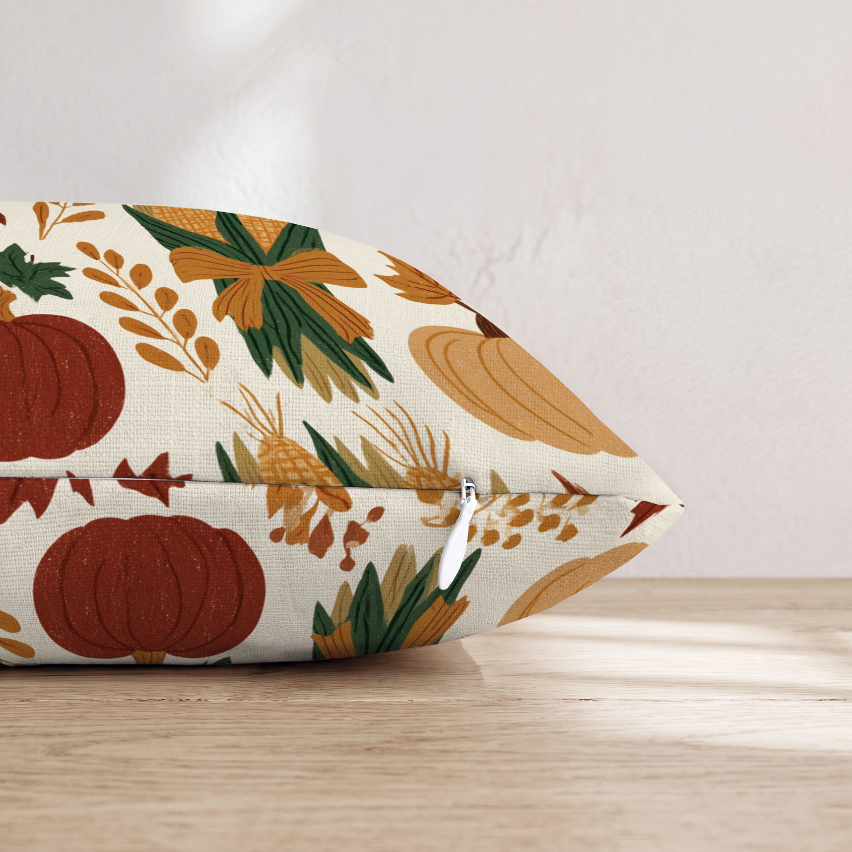 HH570895 HH570895_pillow_edge_zipper.png
