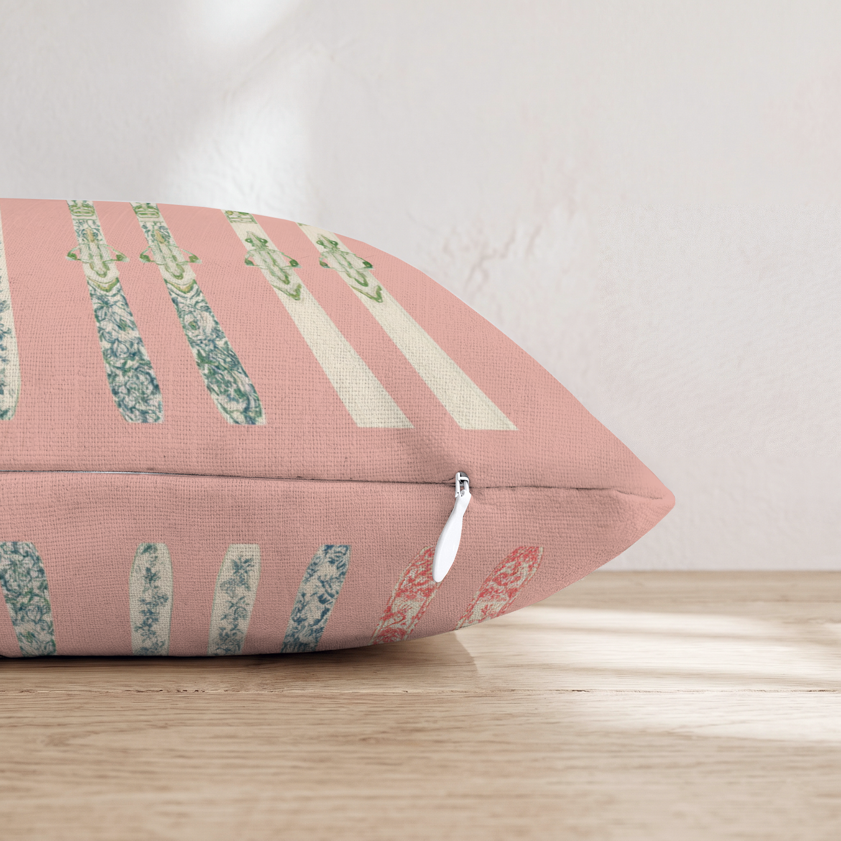 HH575289 HH575289_pillow_edge_zipper.png
