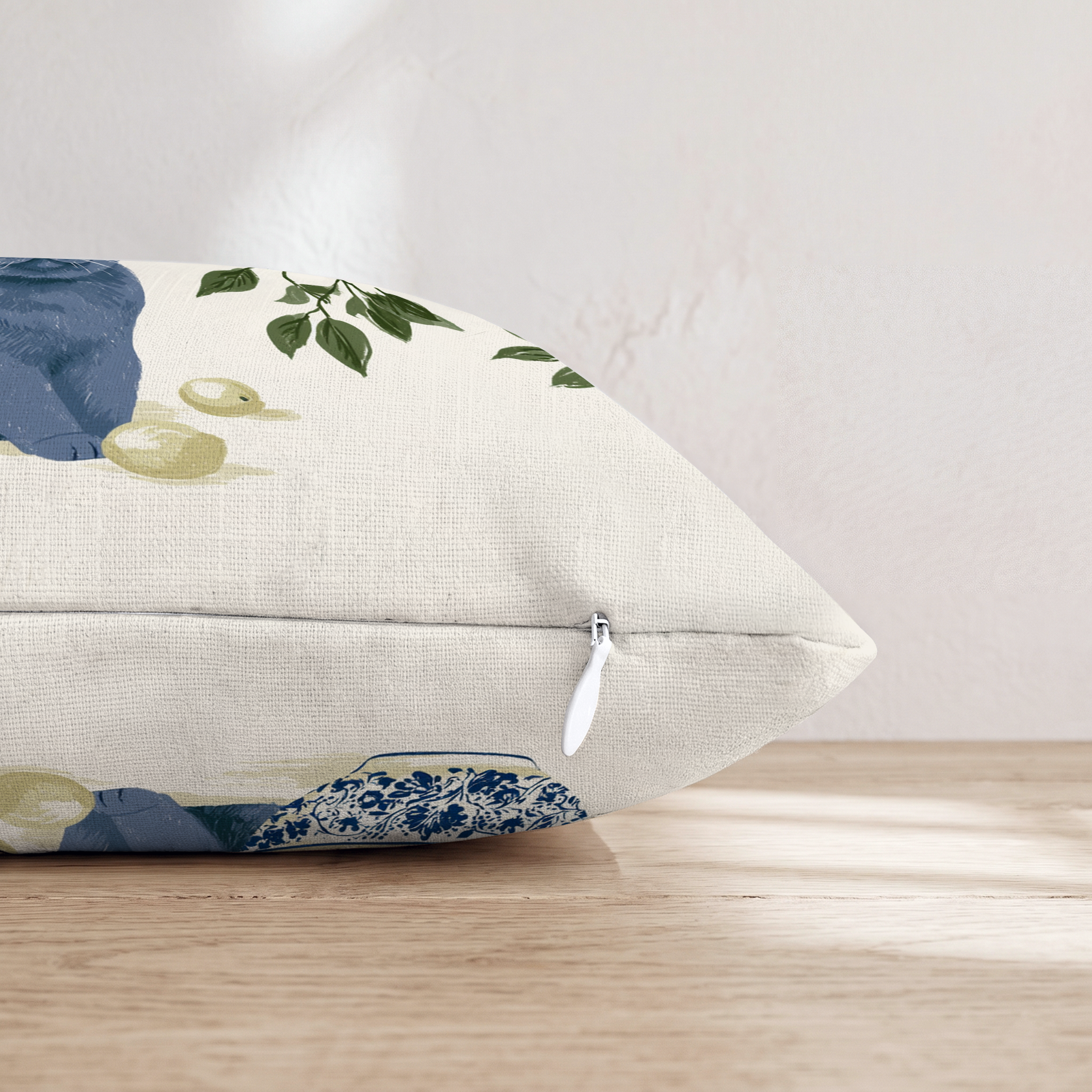 HH575294 HH575294_pillow_edge_zipper.png