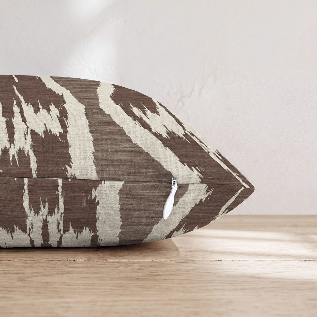 HH584442 HH584442_pillow_edge_zipper.png