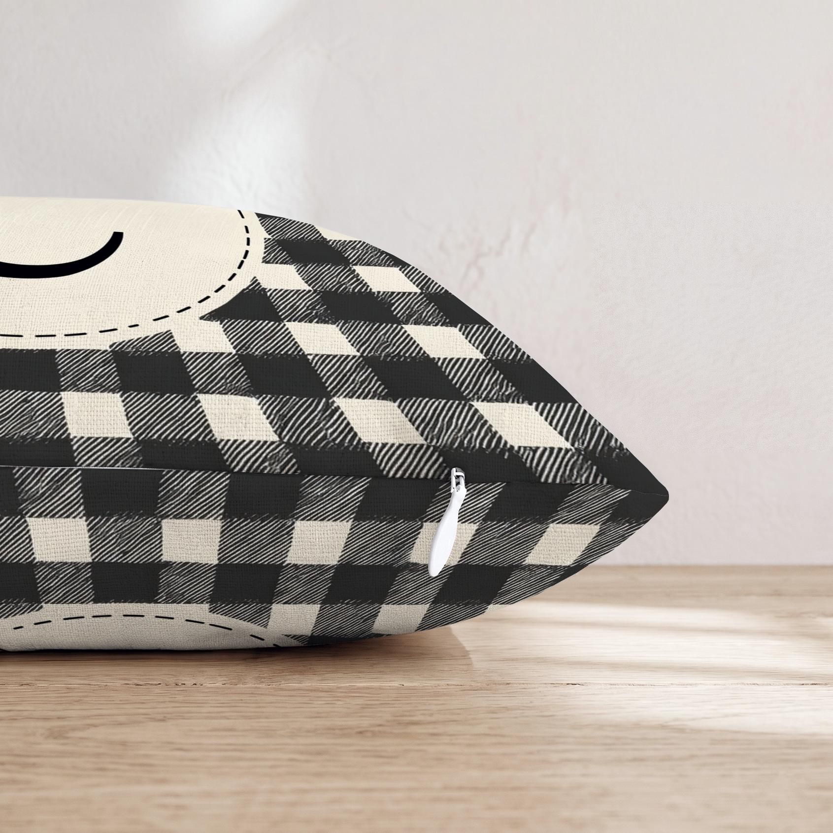 HH587806 HH587806_pillow_edge_zipper.png