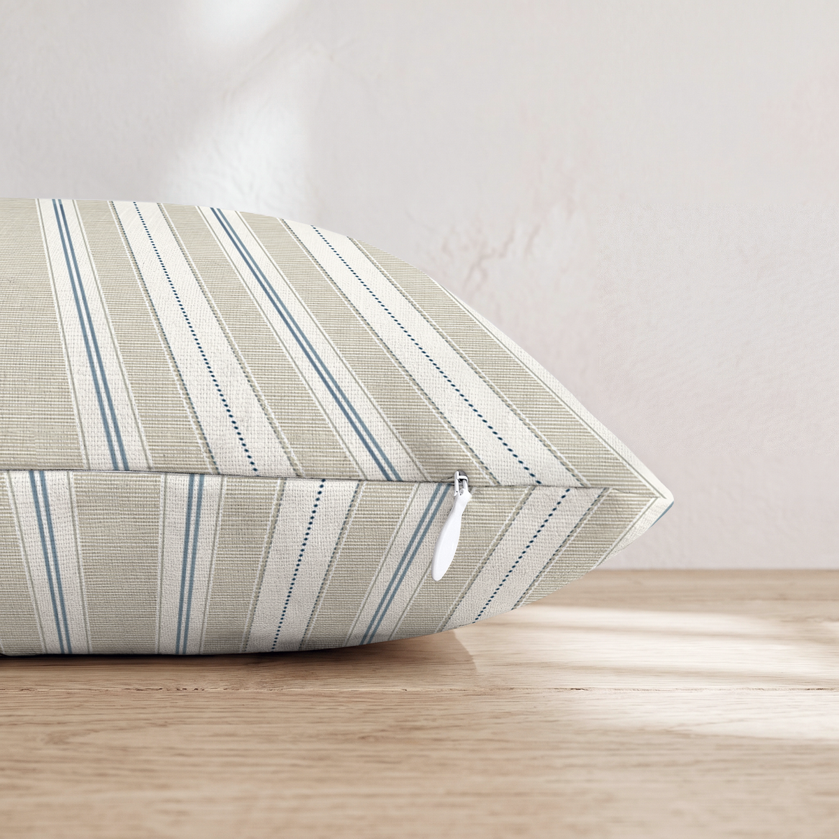 HH598217 HH598217_pillow_edge_zipper.png