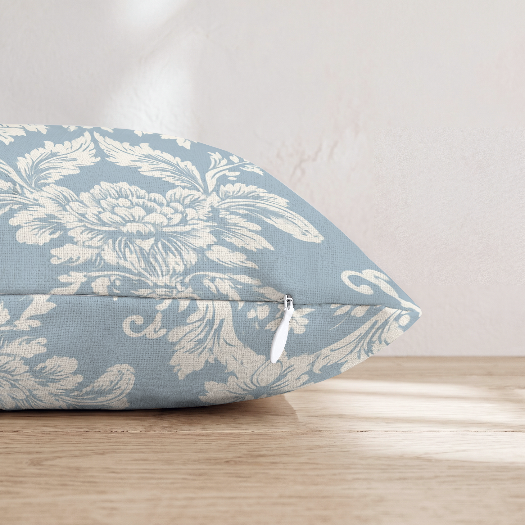 HH614747 HH614747_pillow_edge_zipper.png