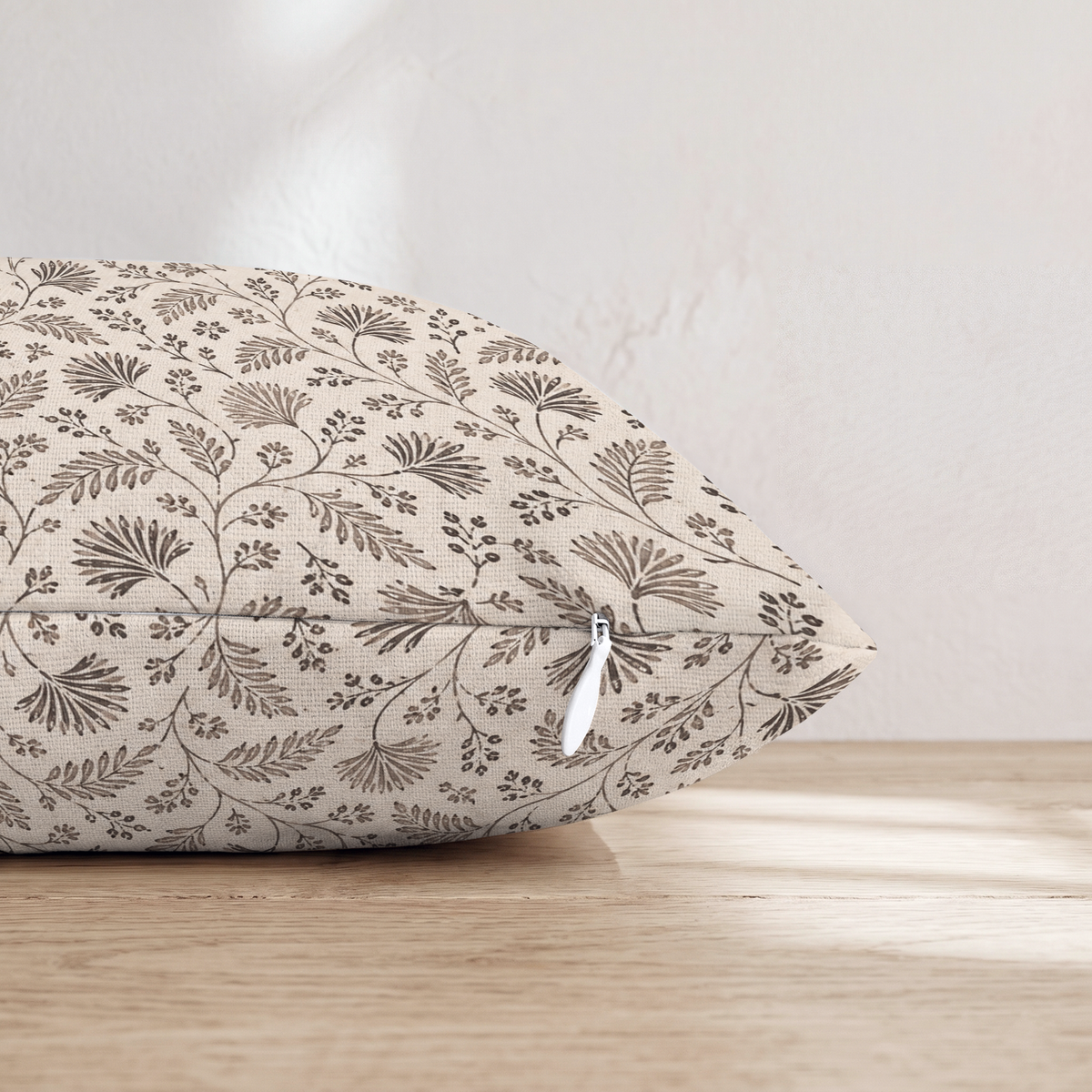 HH618277 HH618277_pillow_edge_zipper.png