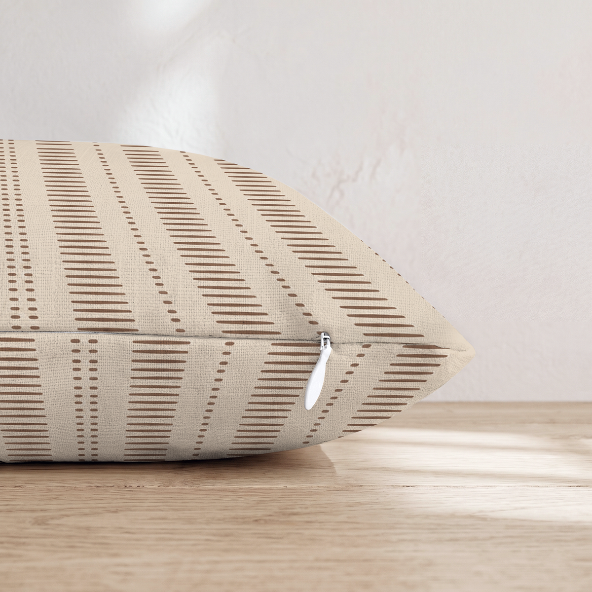 HH640597 HH640597_pillow_edge_zipper.png