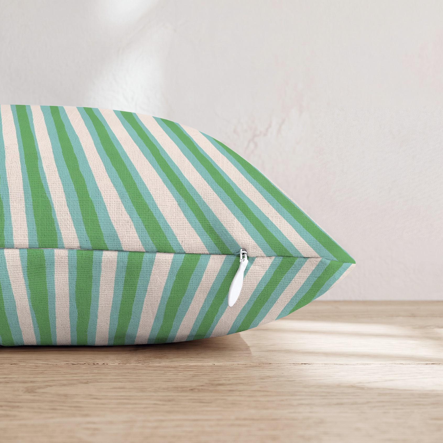 HH651465 HH651465_pillow_edge_zipper.png