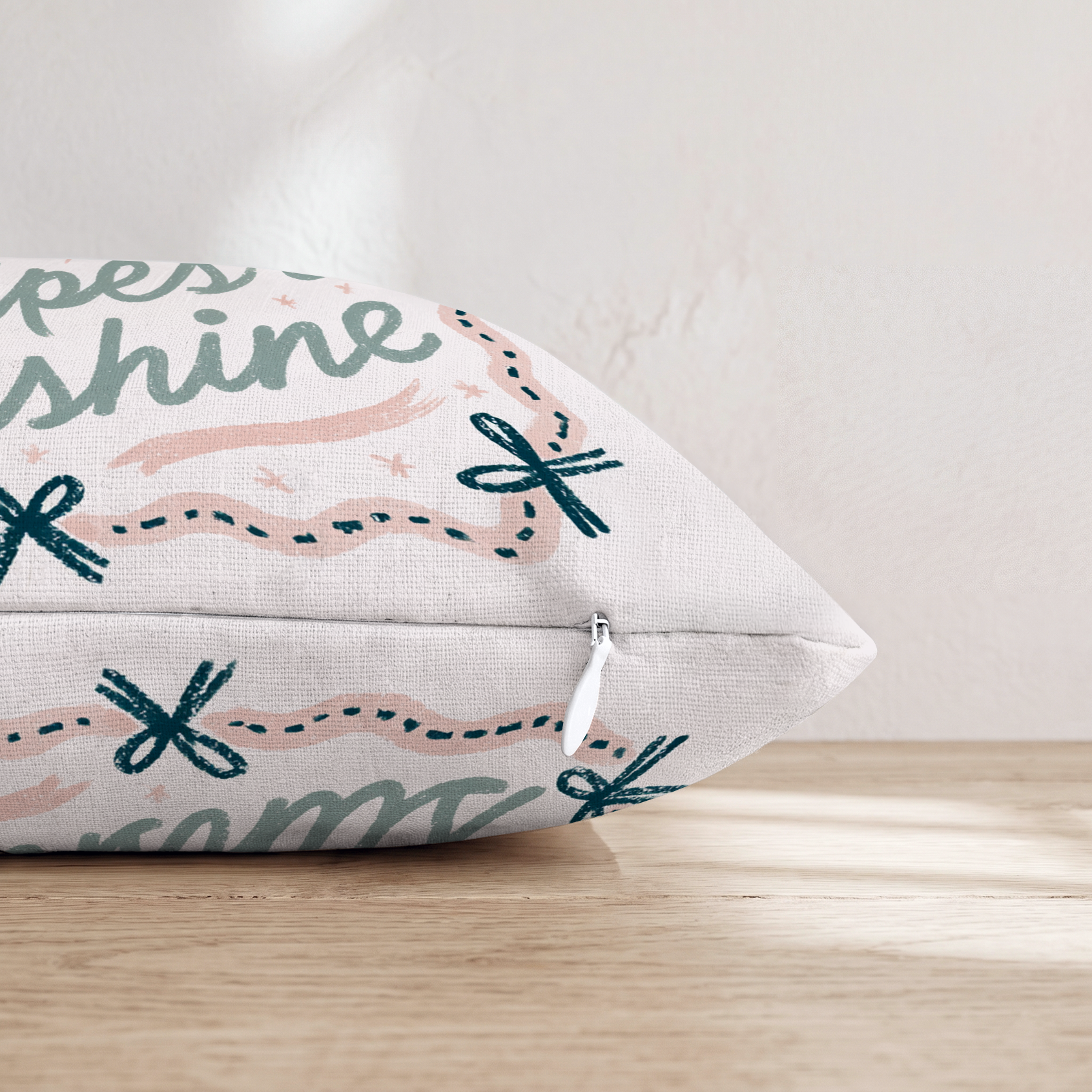 HH657504 HH657504_pillow_edge_zipper.png