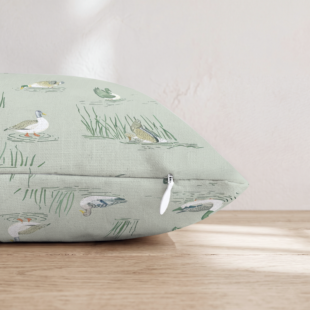 HH668316 HH668316_pillow_edge_zipper.png