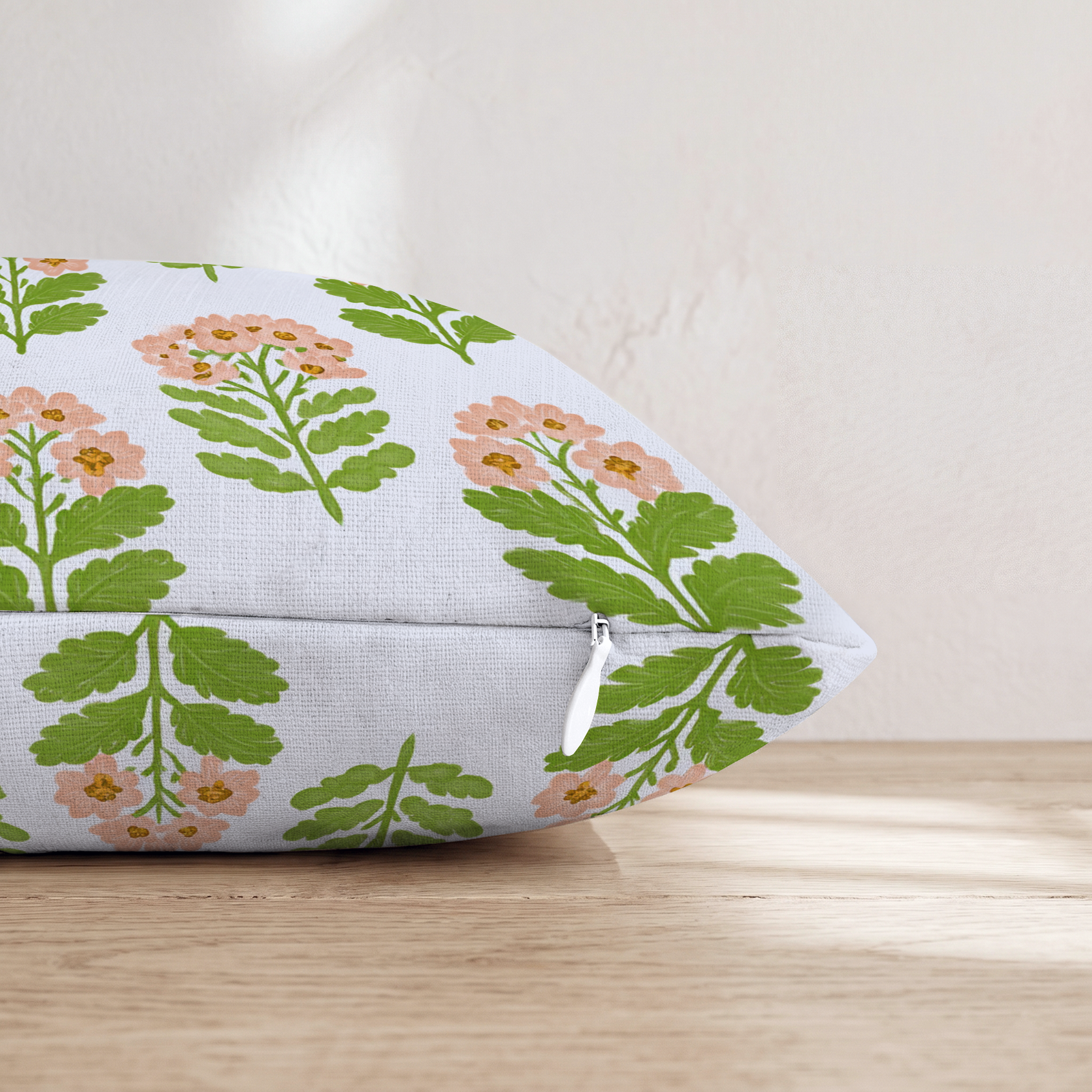 HH681979 HH681979_pillow_edge_zipper.png